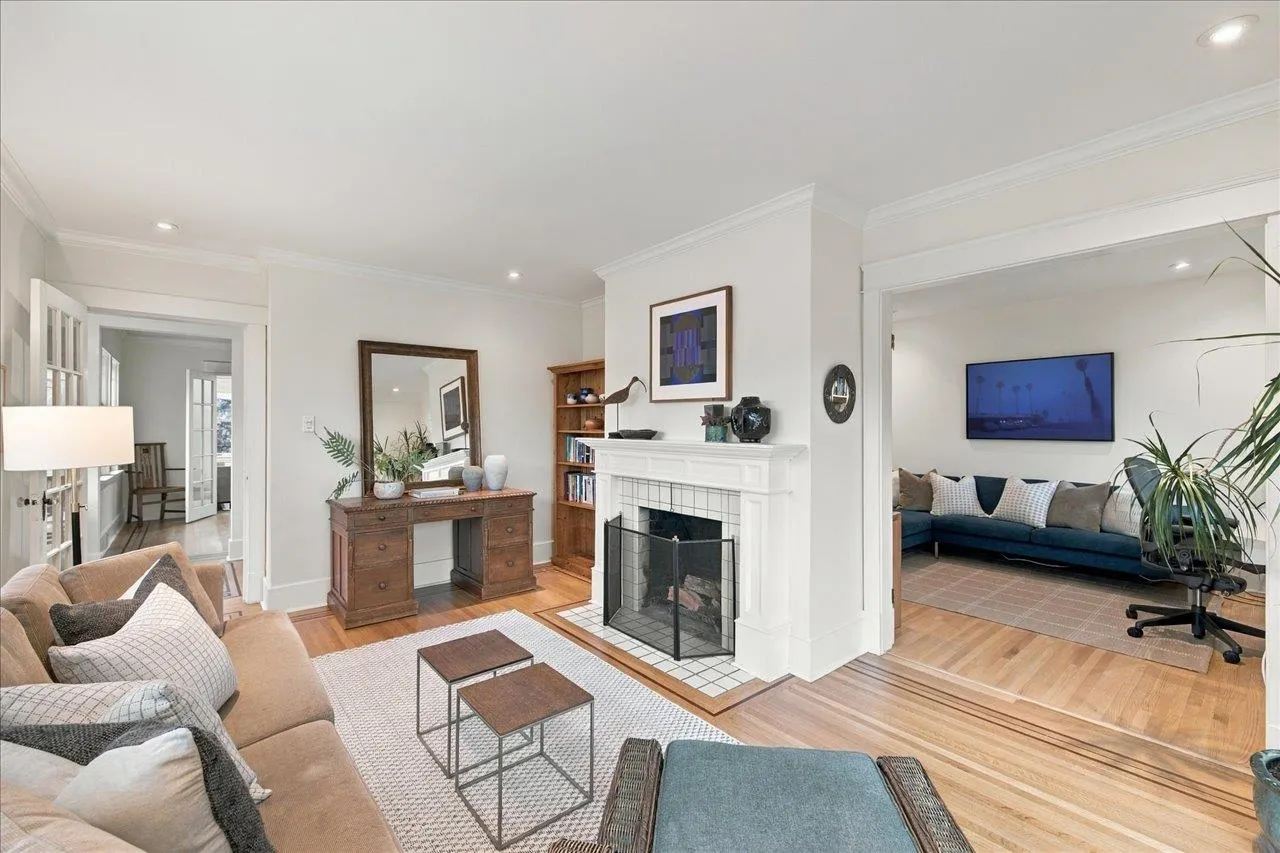706 W 24th Avenue