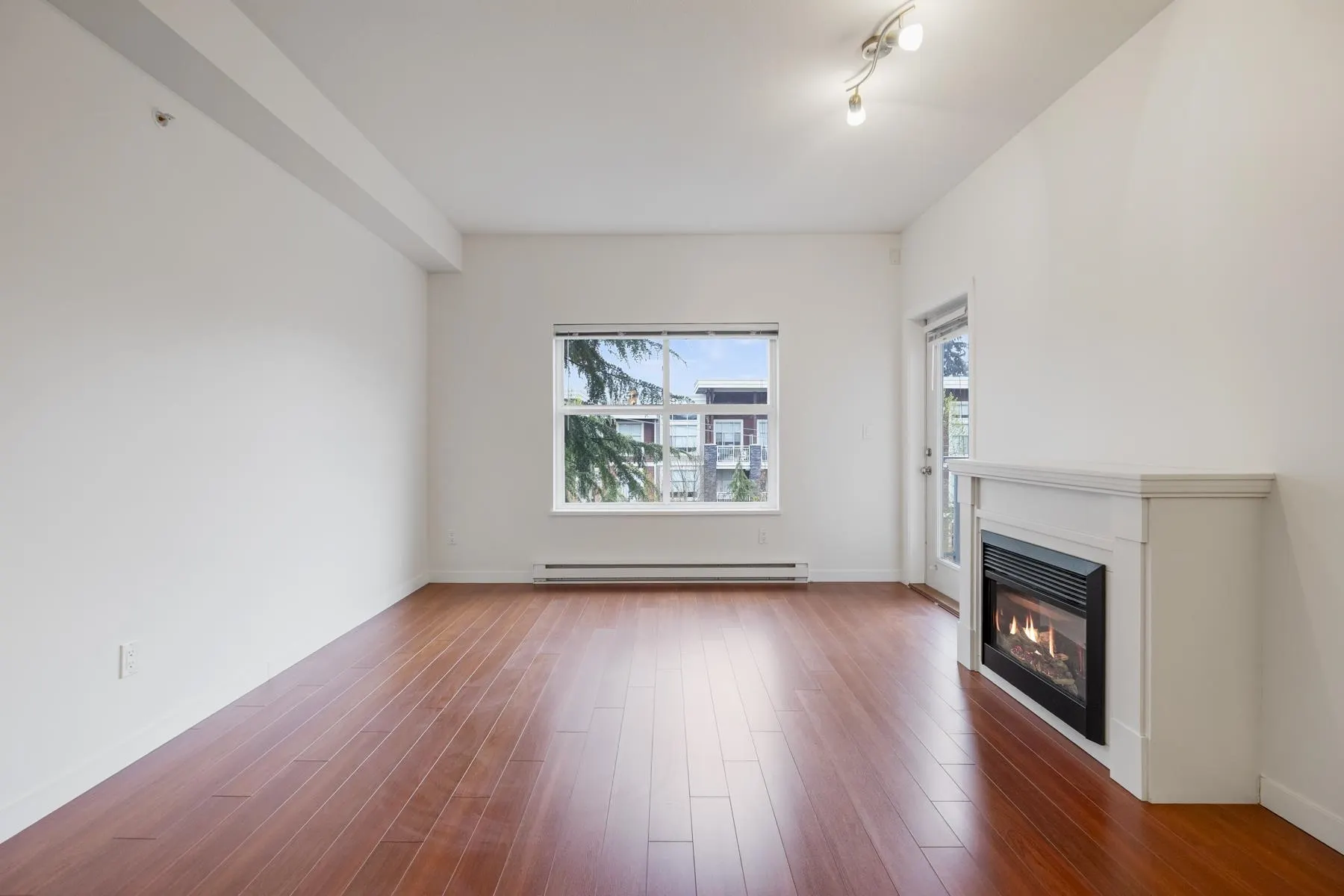 2488 Kelly Avenue #403