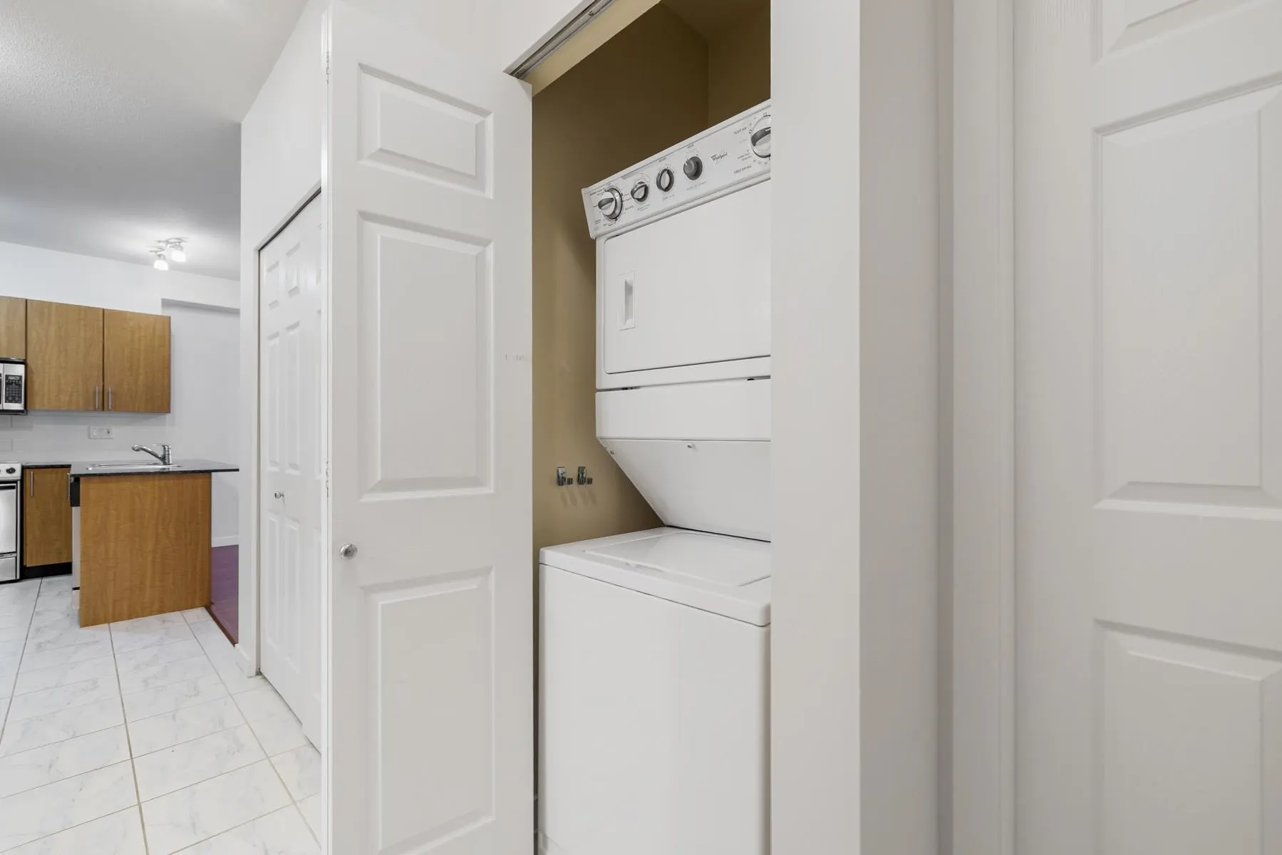 2488 Kelly Avenue #403