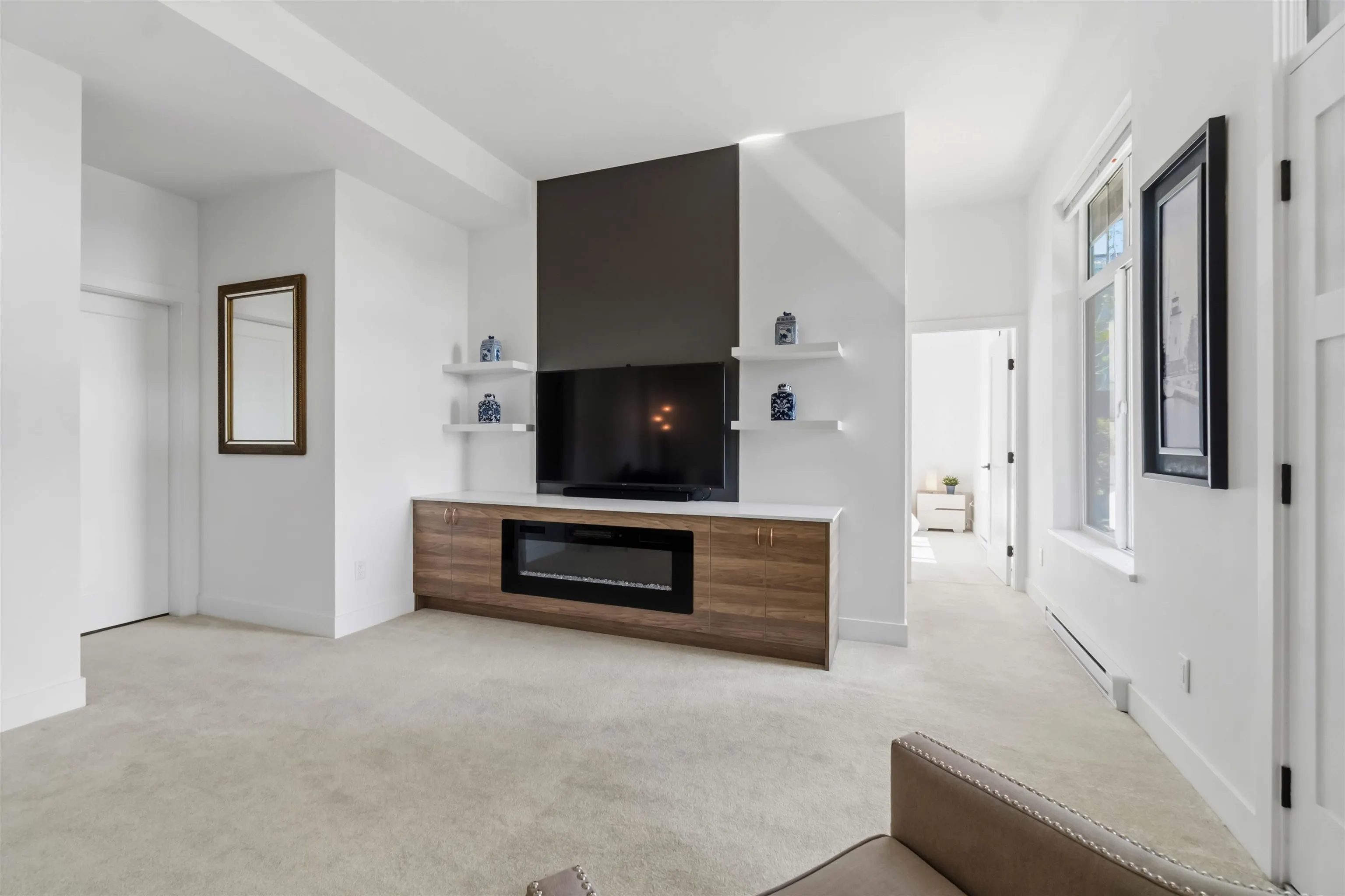 3552 Victoria Drive #9