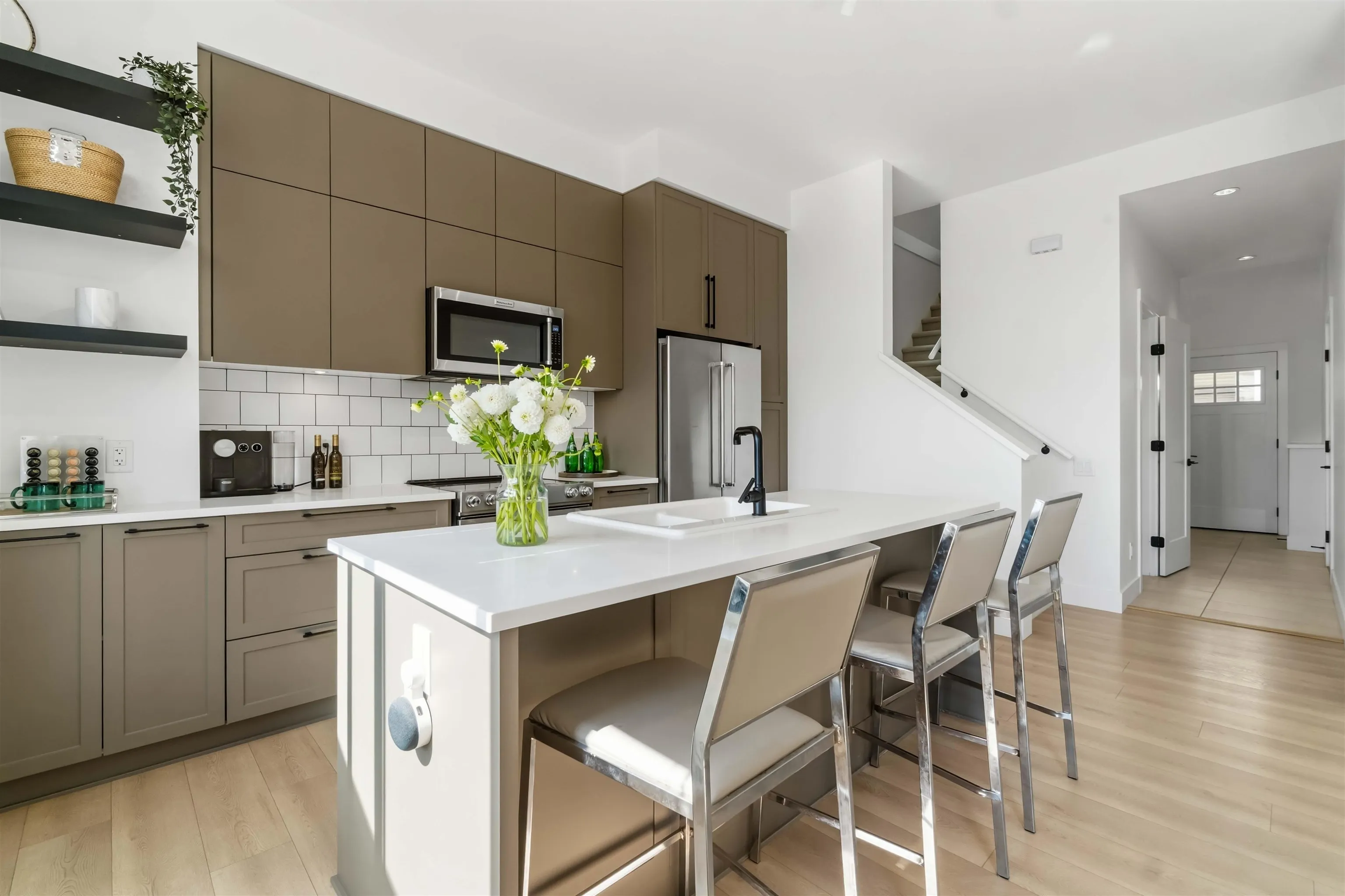 3552 Victoria Drive #9
