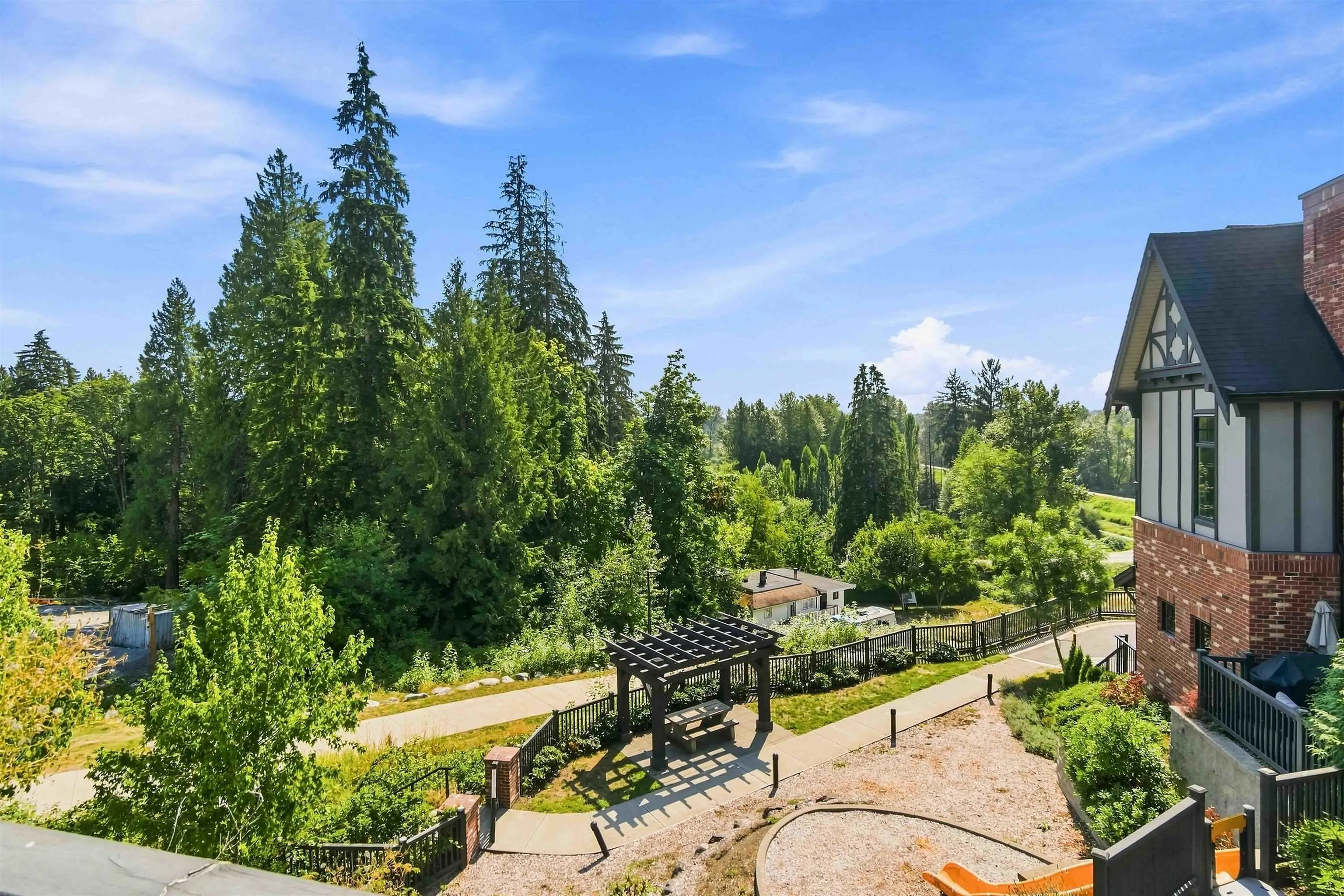 3552 Victoria Drive #9