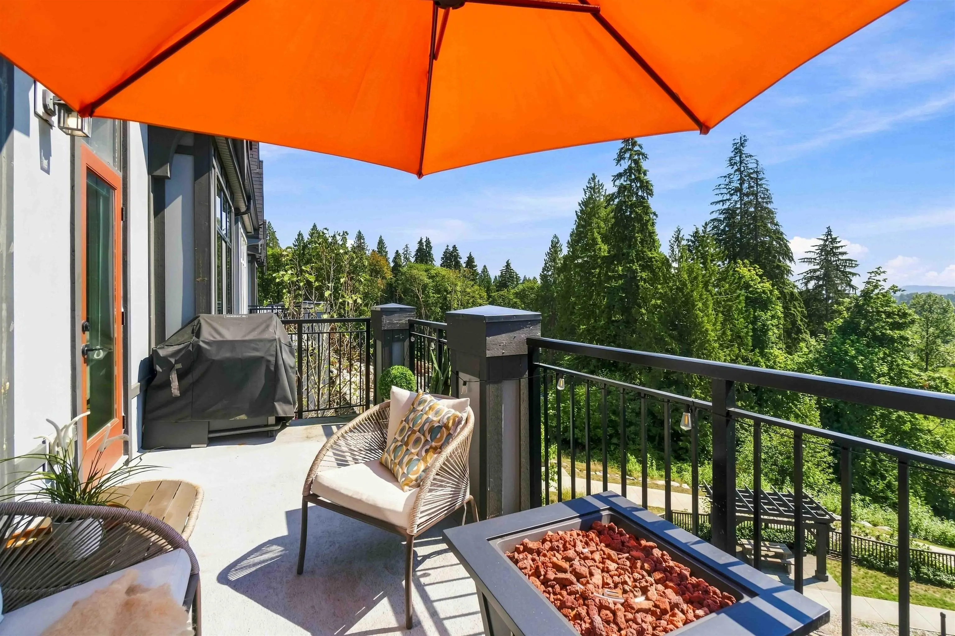 3552 Victoria Drive #9