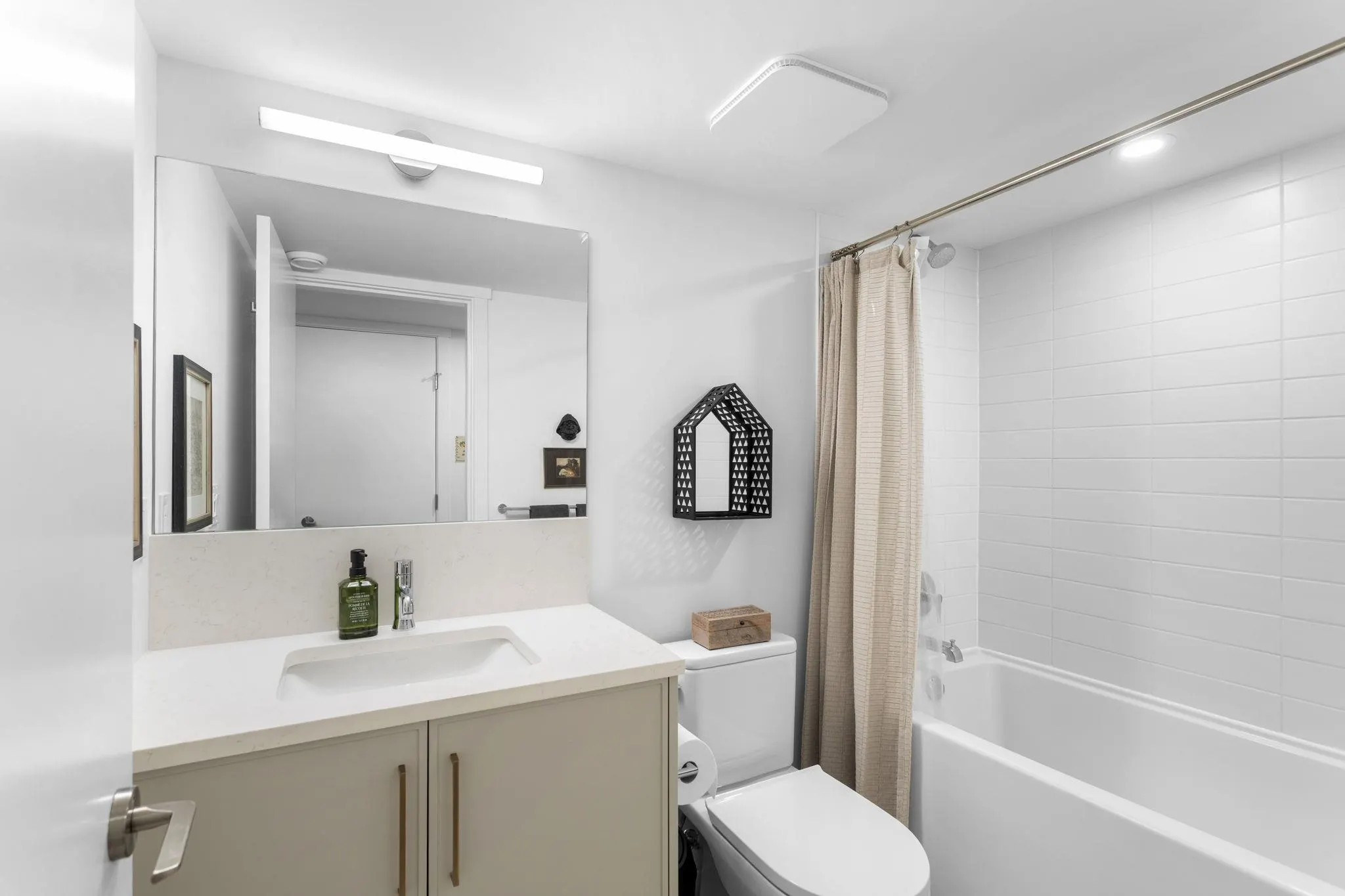 9122 King Street #30