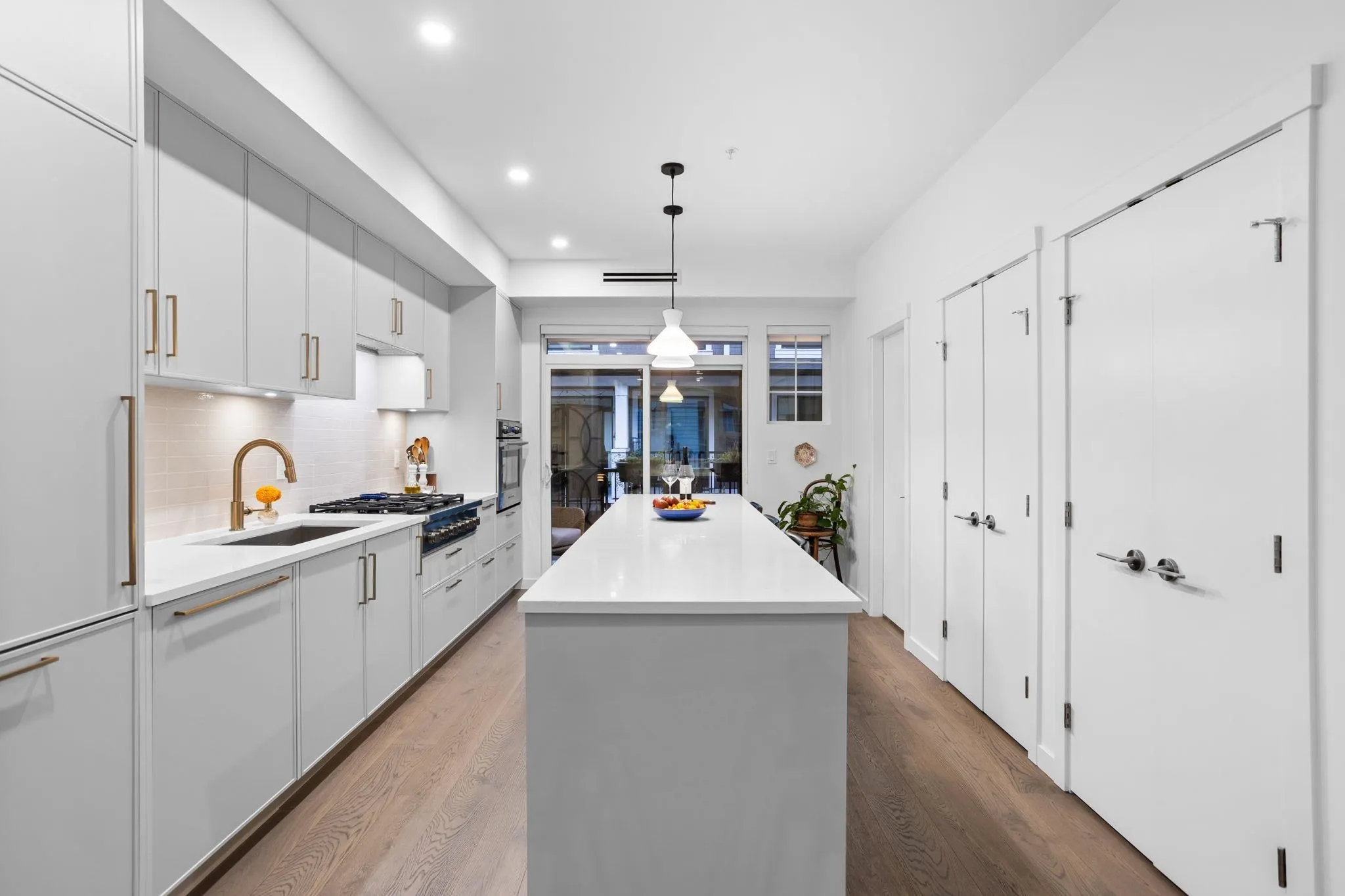 9122 King Street #30