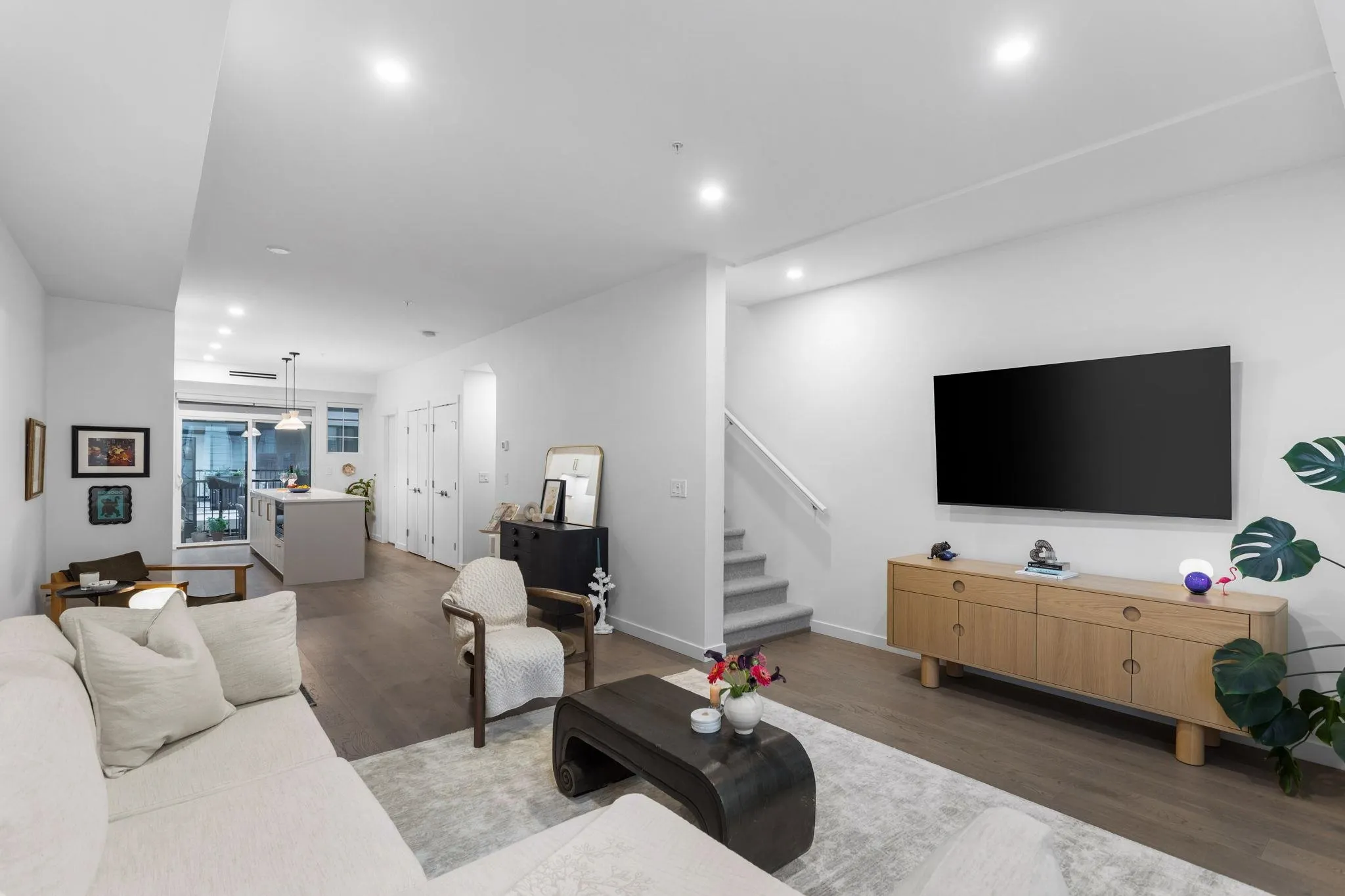 9122 King Street #30