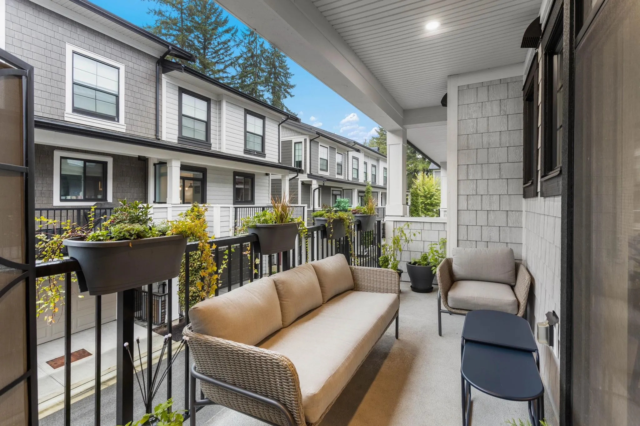 9122 King Street #30