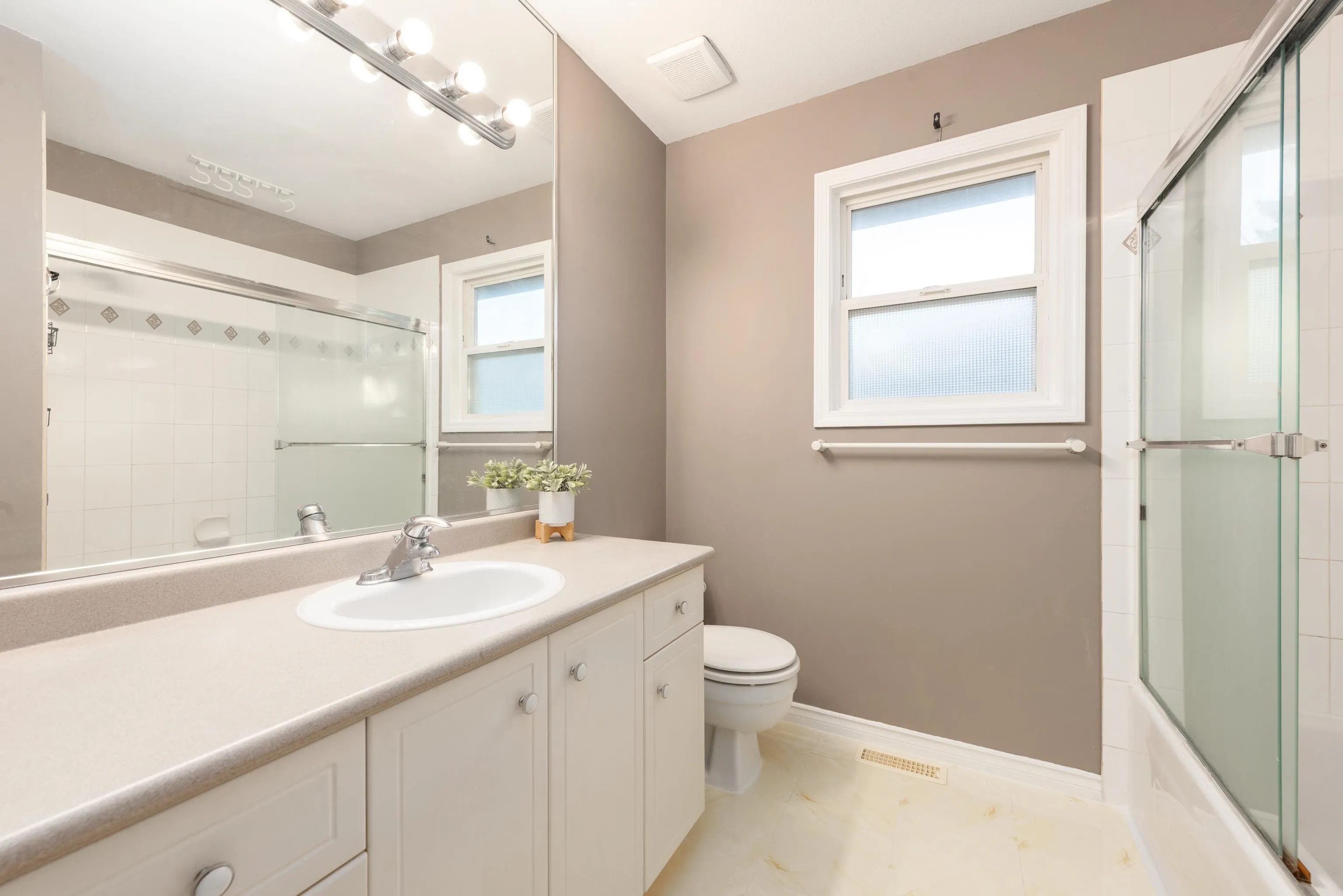 10231 Cambie Road