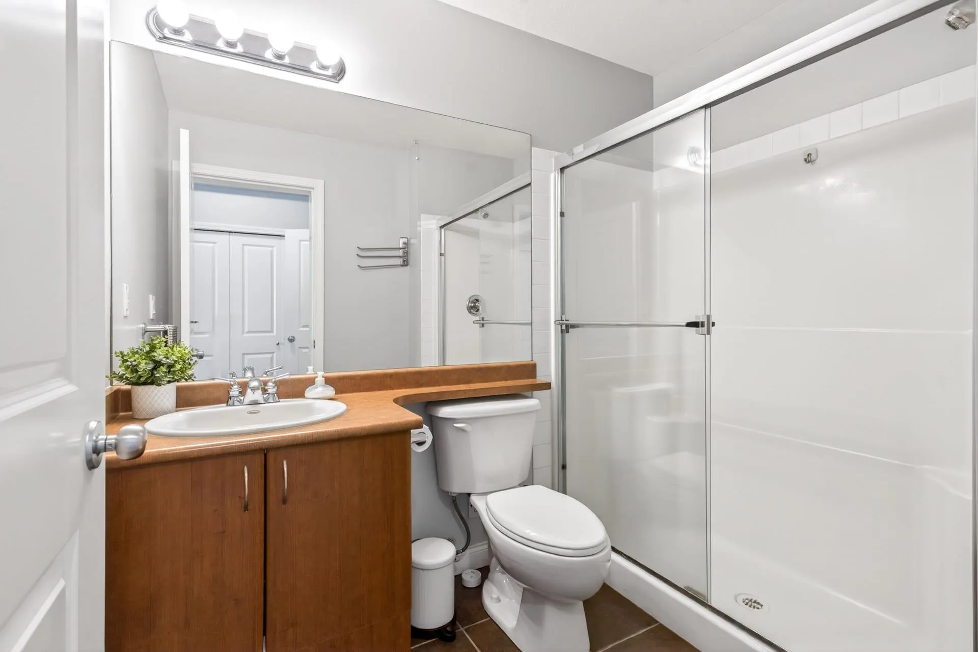 2346 Mcallister Avenue #211