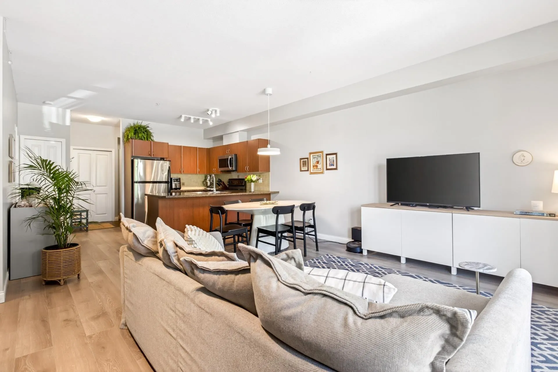 2346 Mcallister Avenue #211