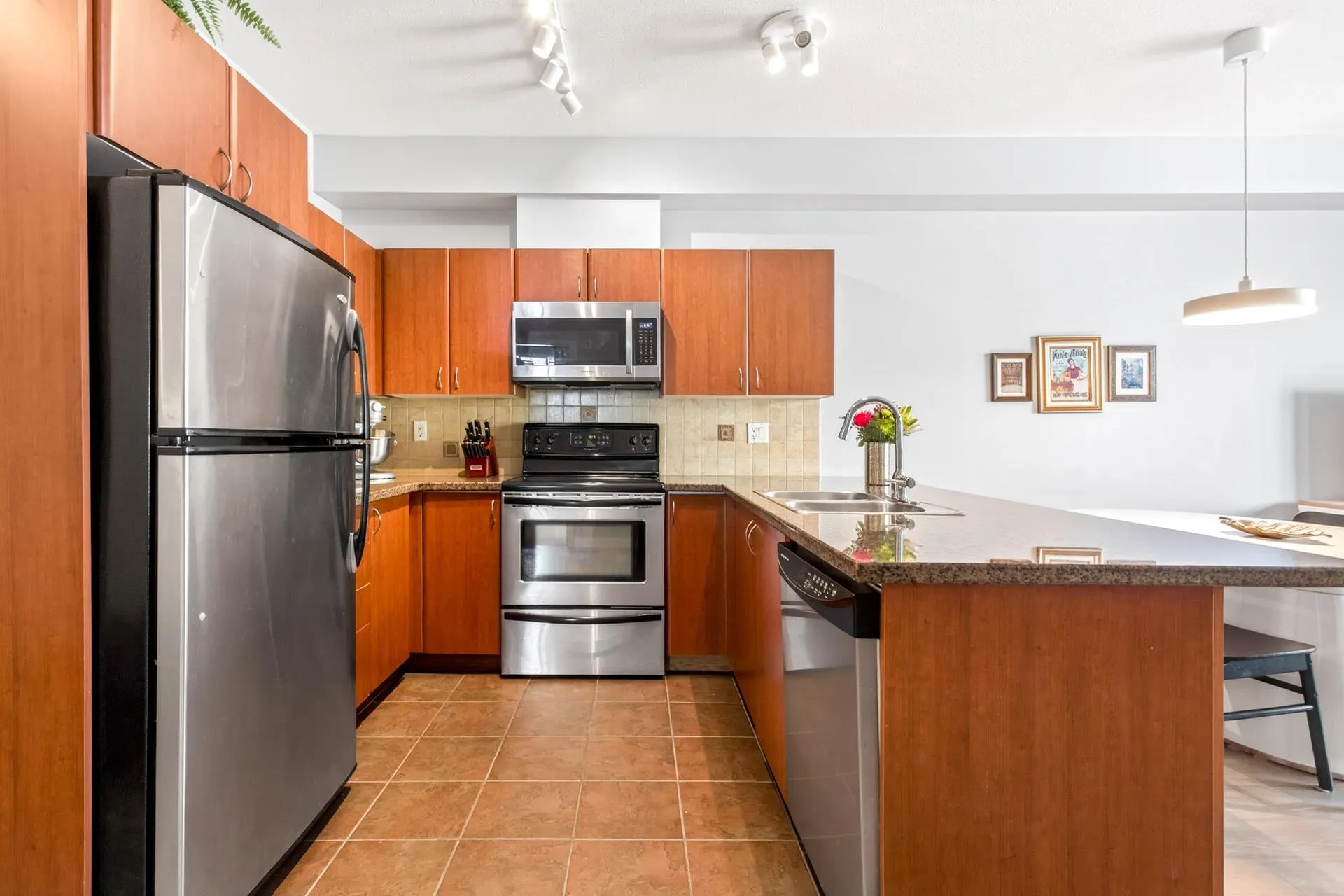 2346 Mcallister Avenue #211