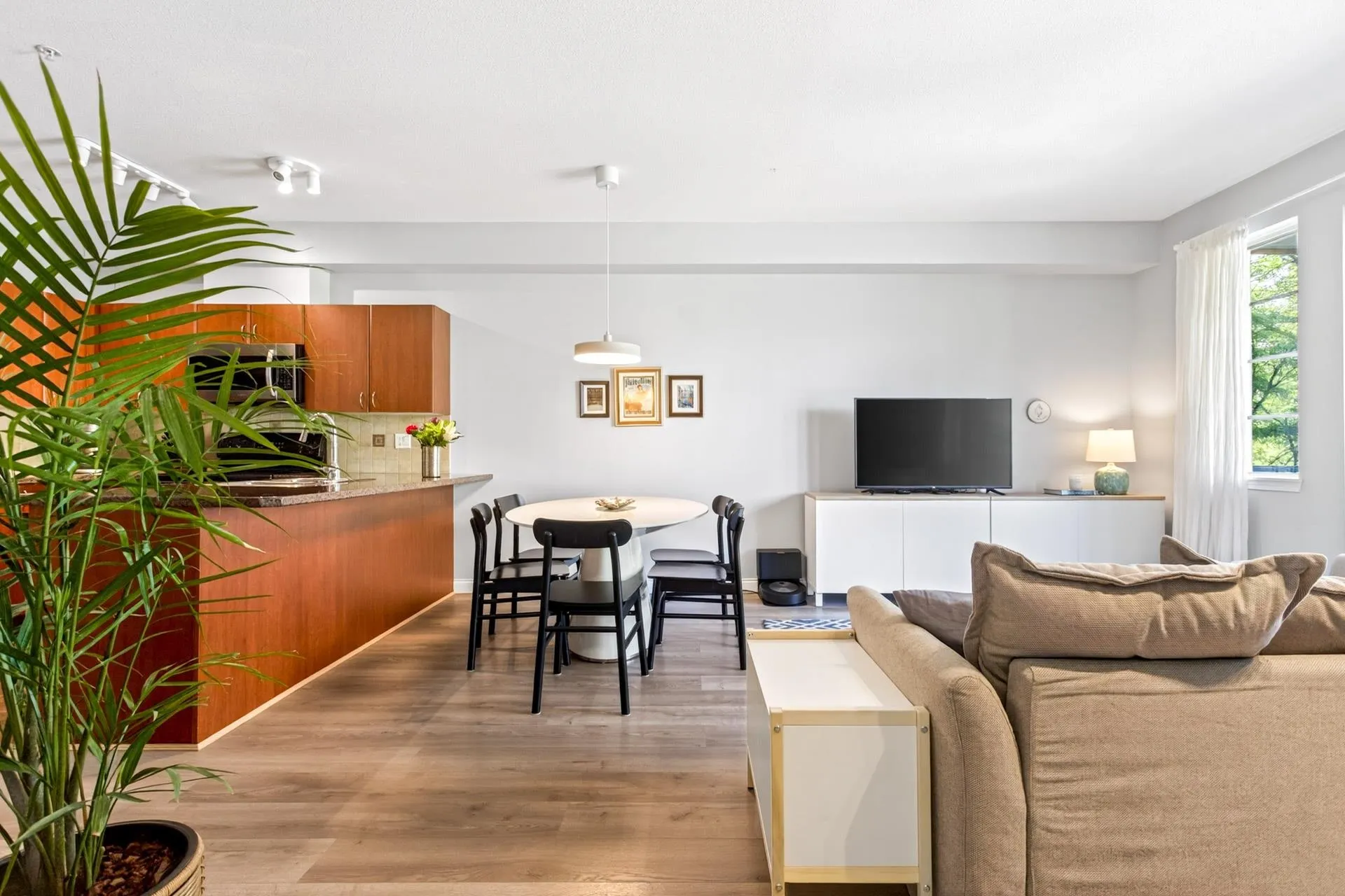 2346 Mcallister Avenue #211