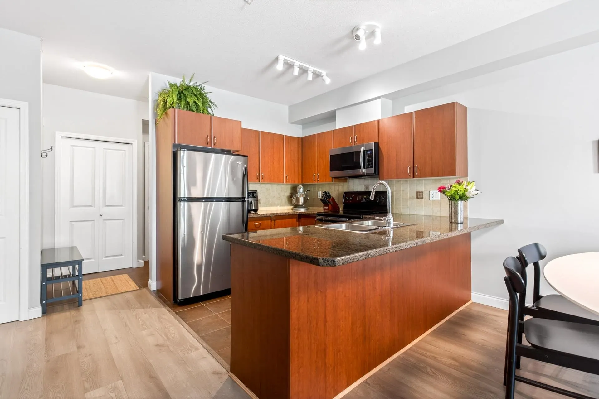 2346 Mcallister Avenue #211