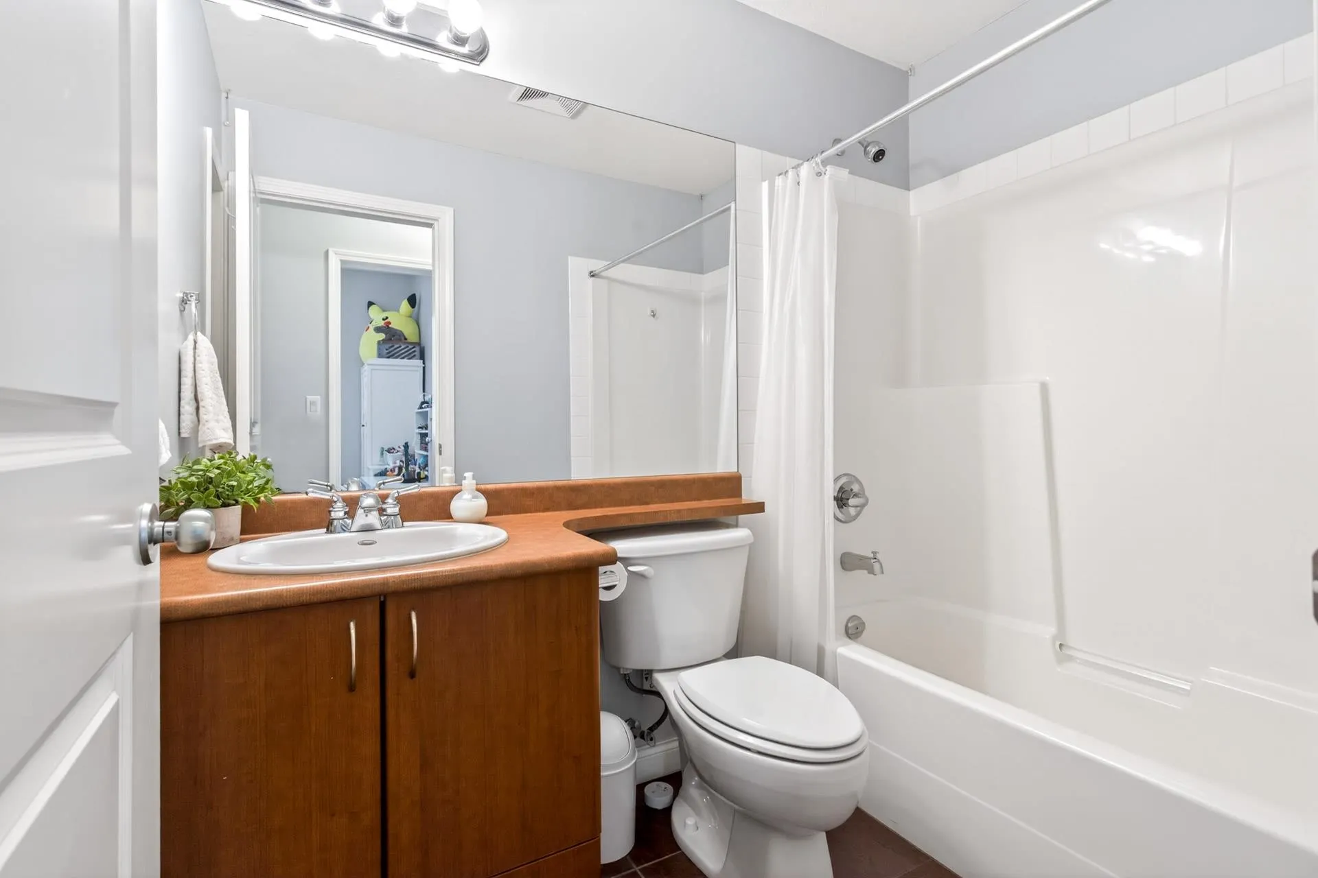 2346 Mcallister Avenue #211