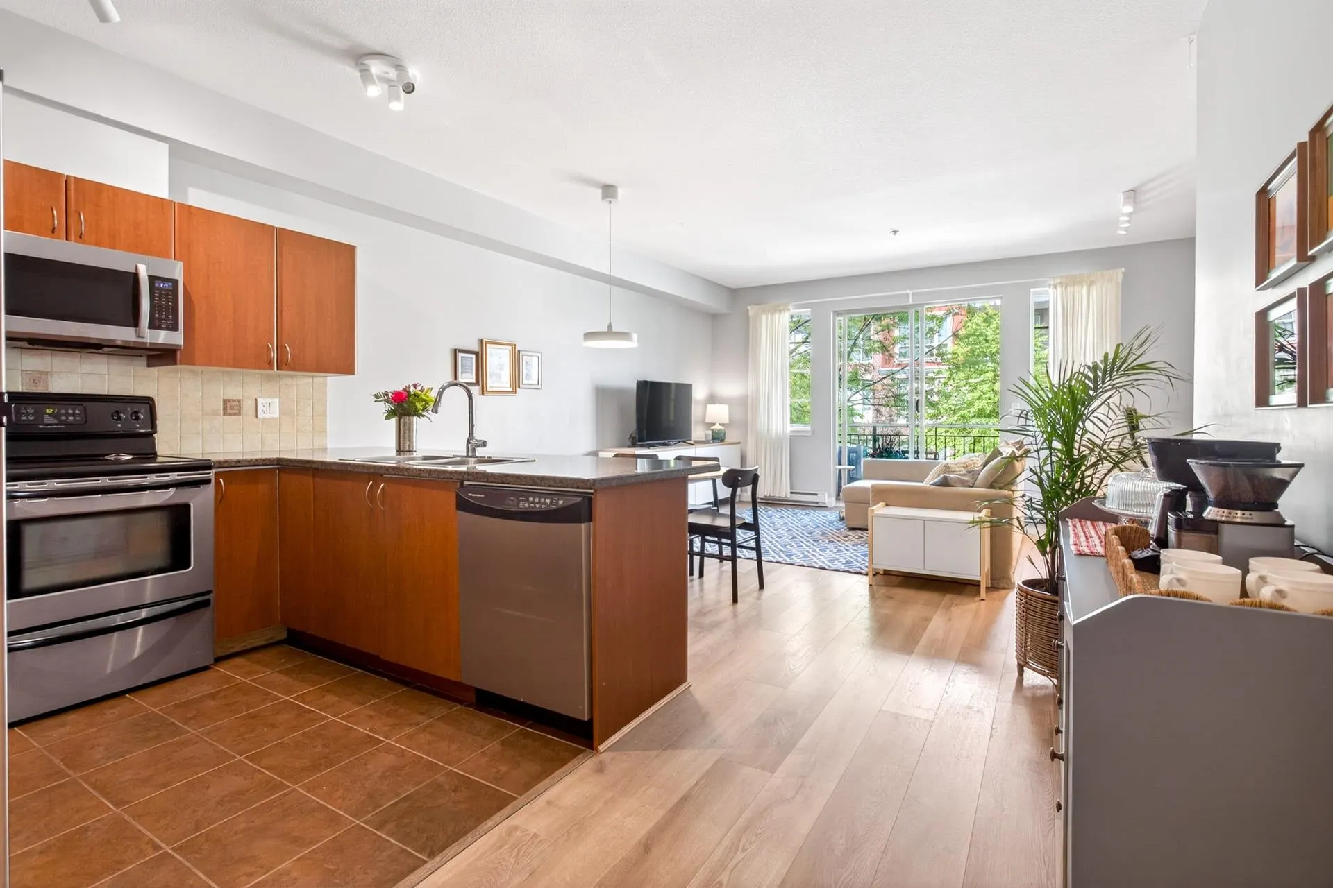 2346 Mcallister Avenue #211