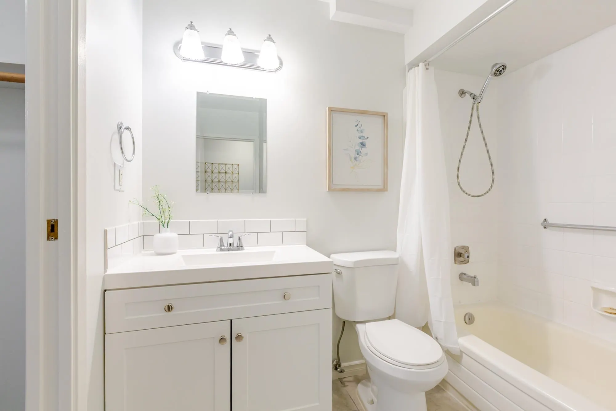 12890 17 Avenue #203
