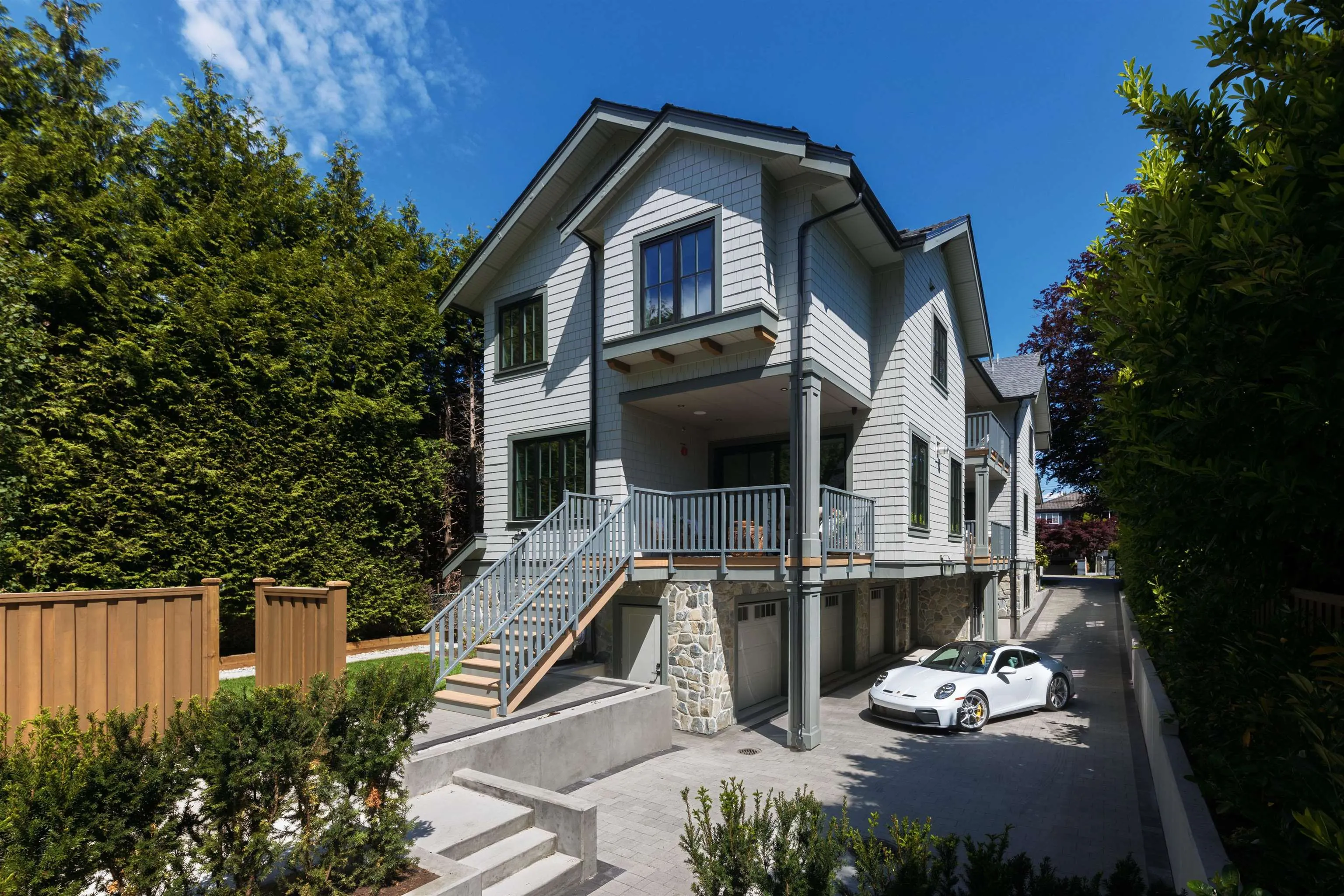5593 Mackenzie Street