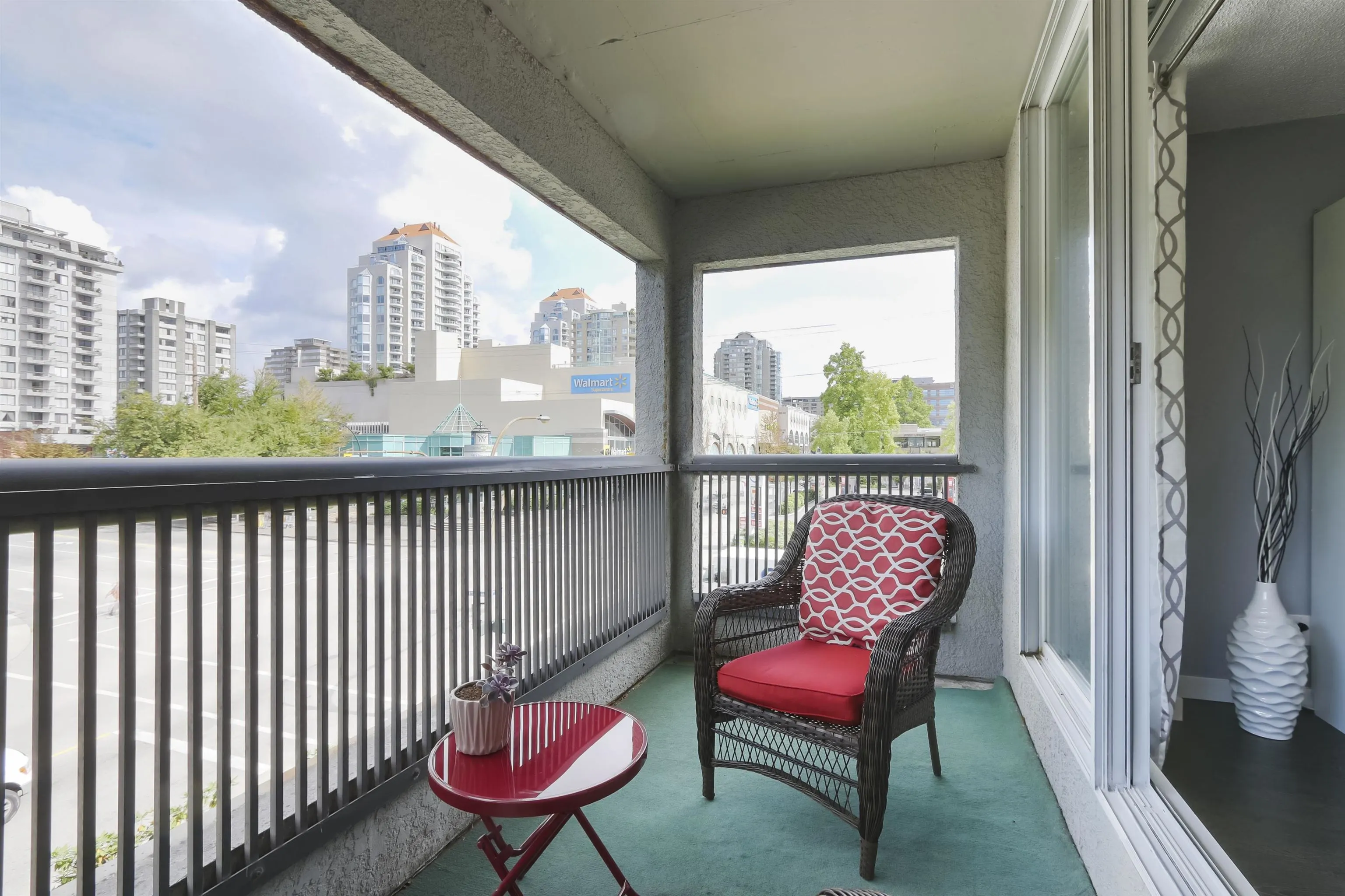 550 Eighth Street #402