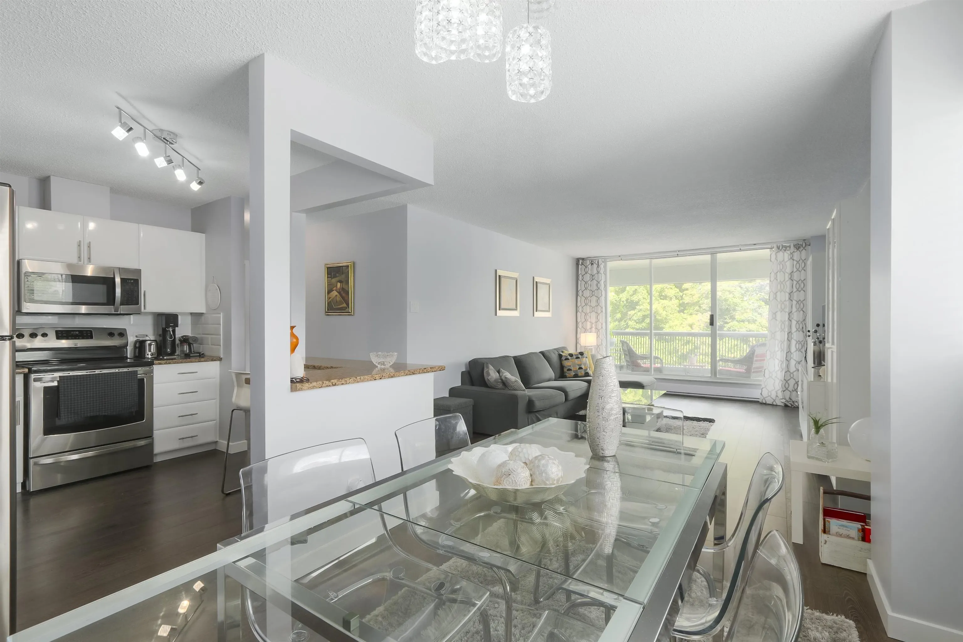 550 Eighth Street #402