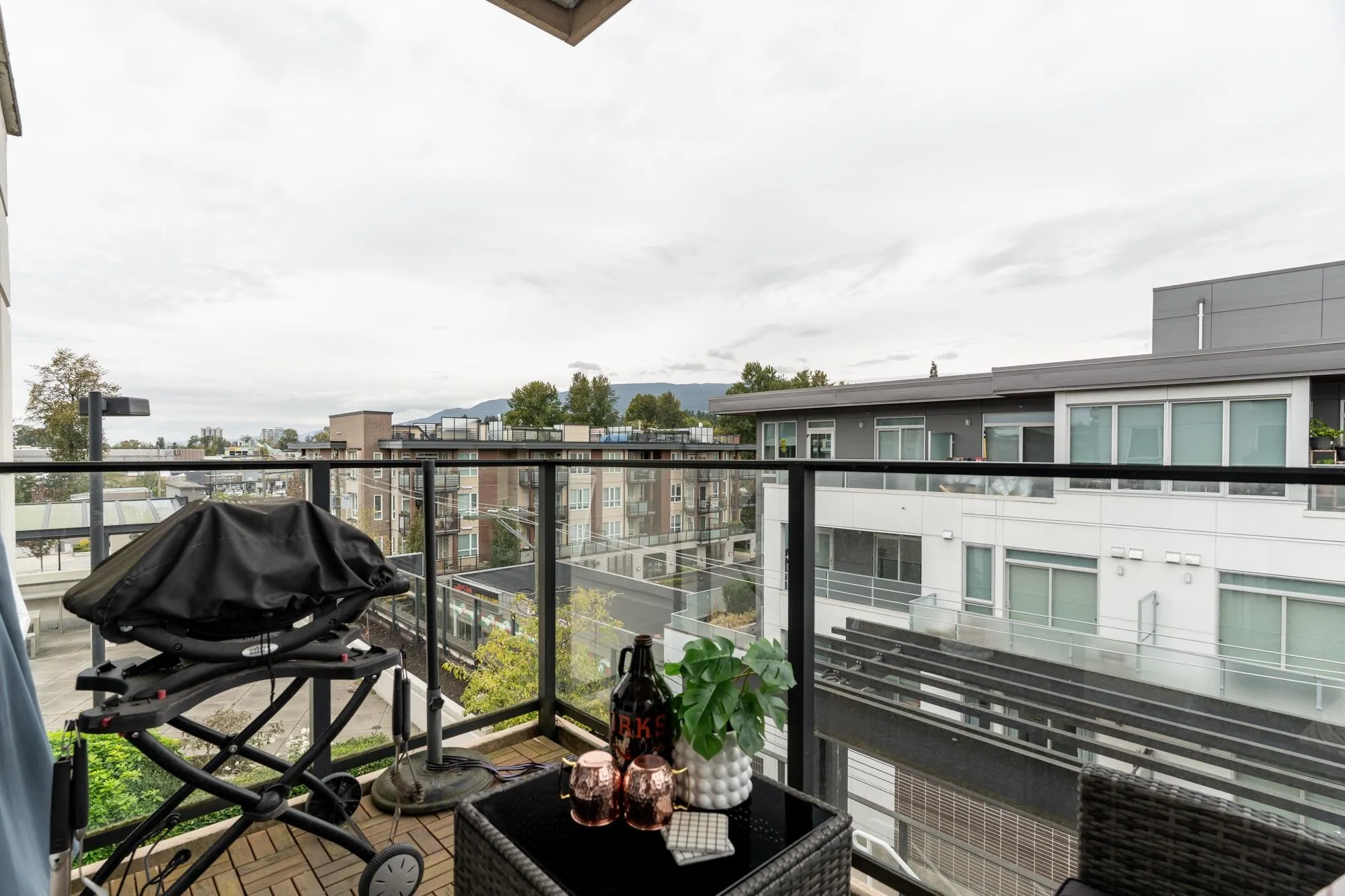 317 Bewicke Avenue #413
