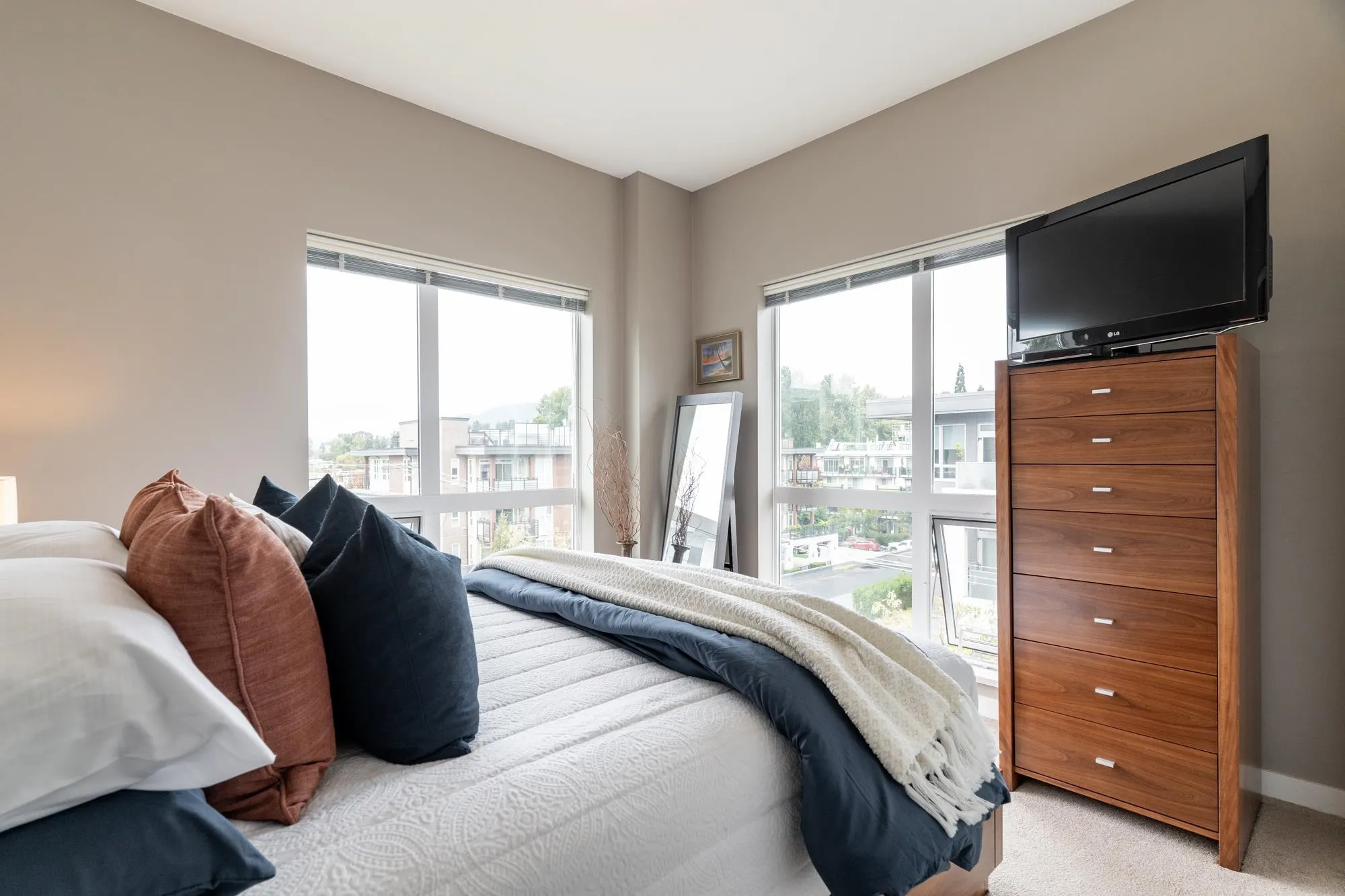 317 Bewicke Avenue #413