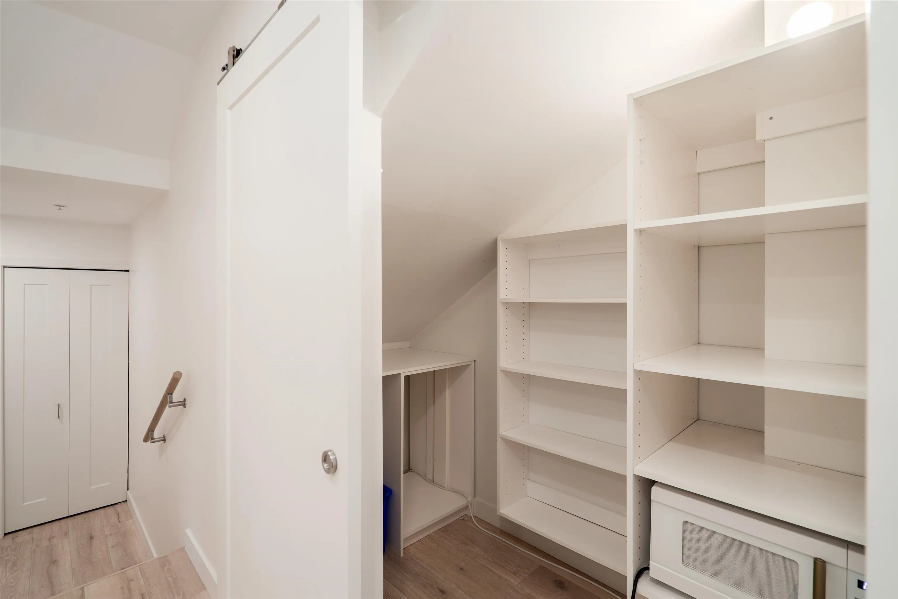 562 E 7th Avenue #101