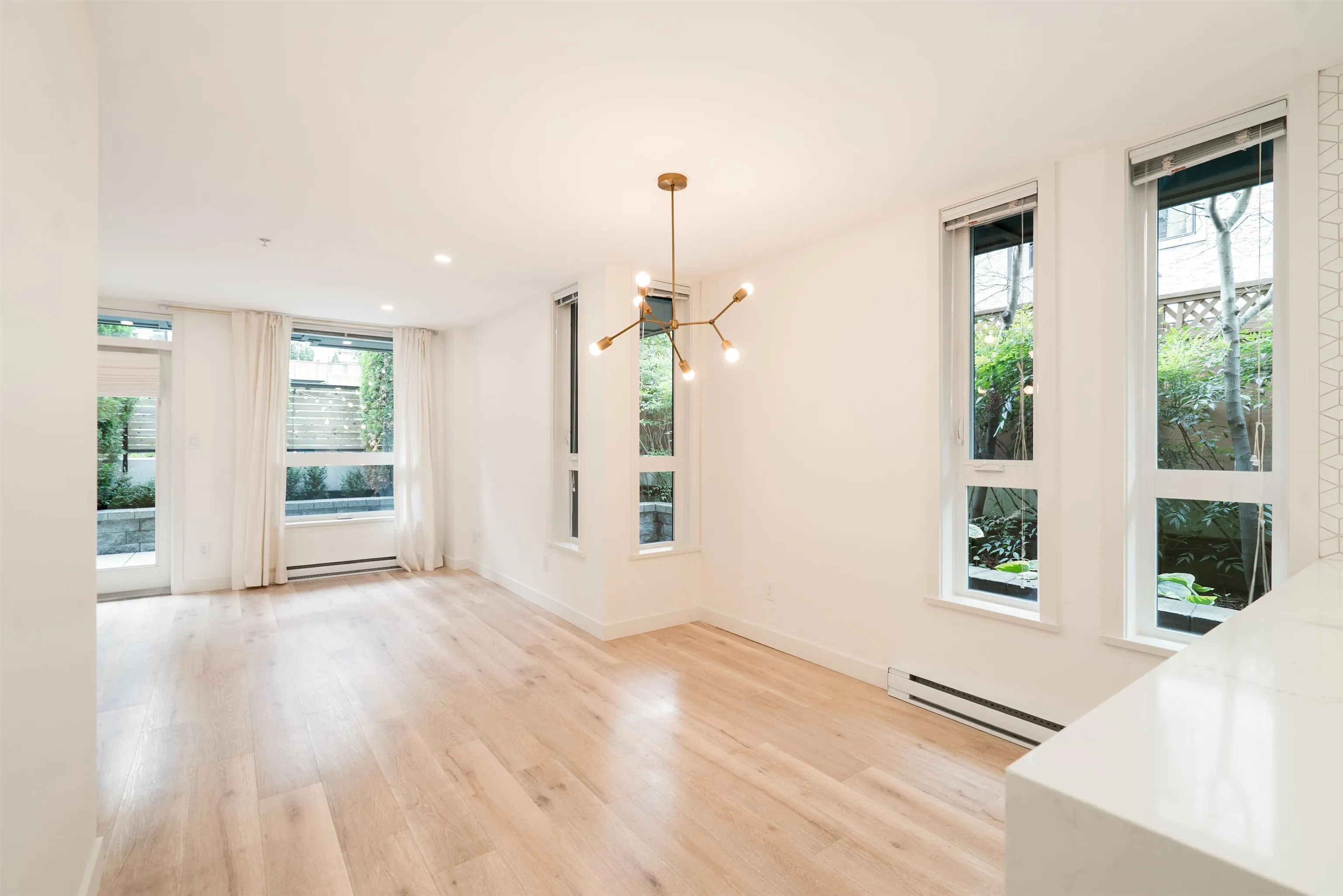562 E 7th Avenue #101