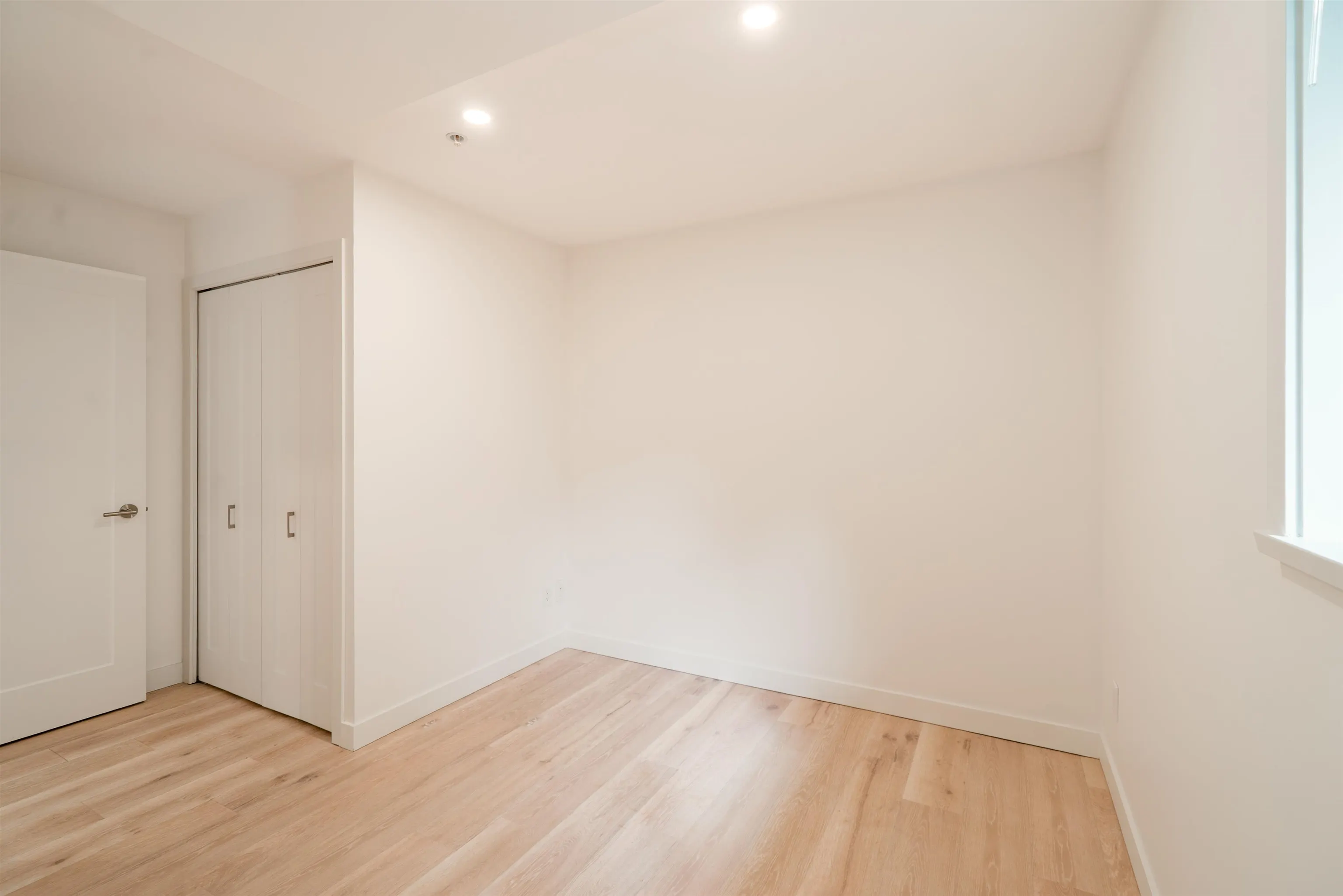562 E 7th Avenue #101