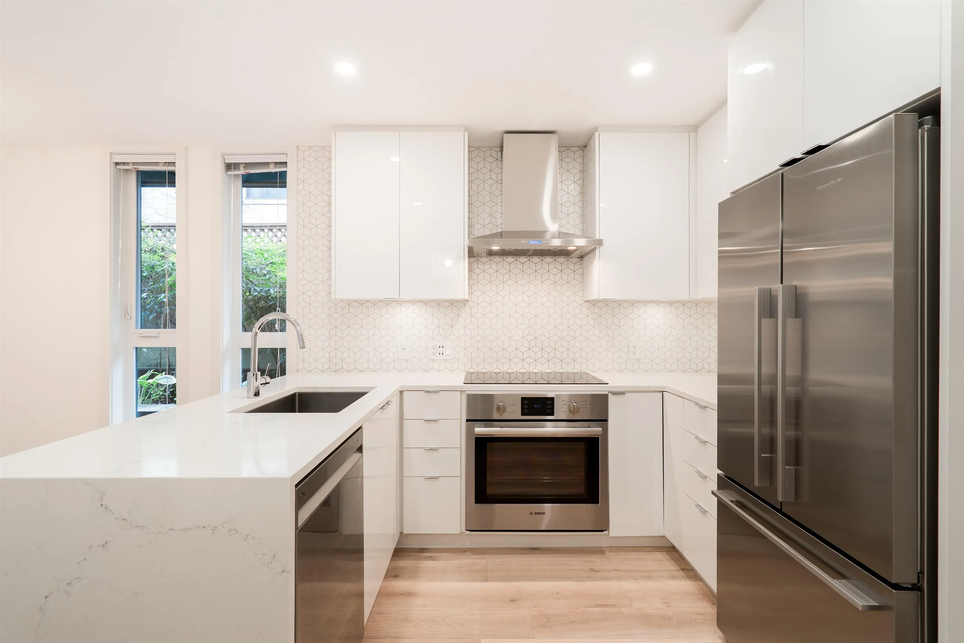 562 E 7th Avenue #101