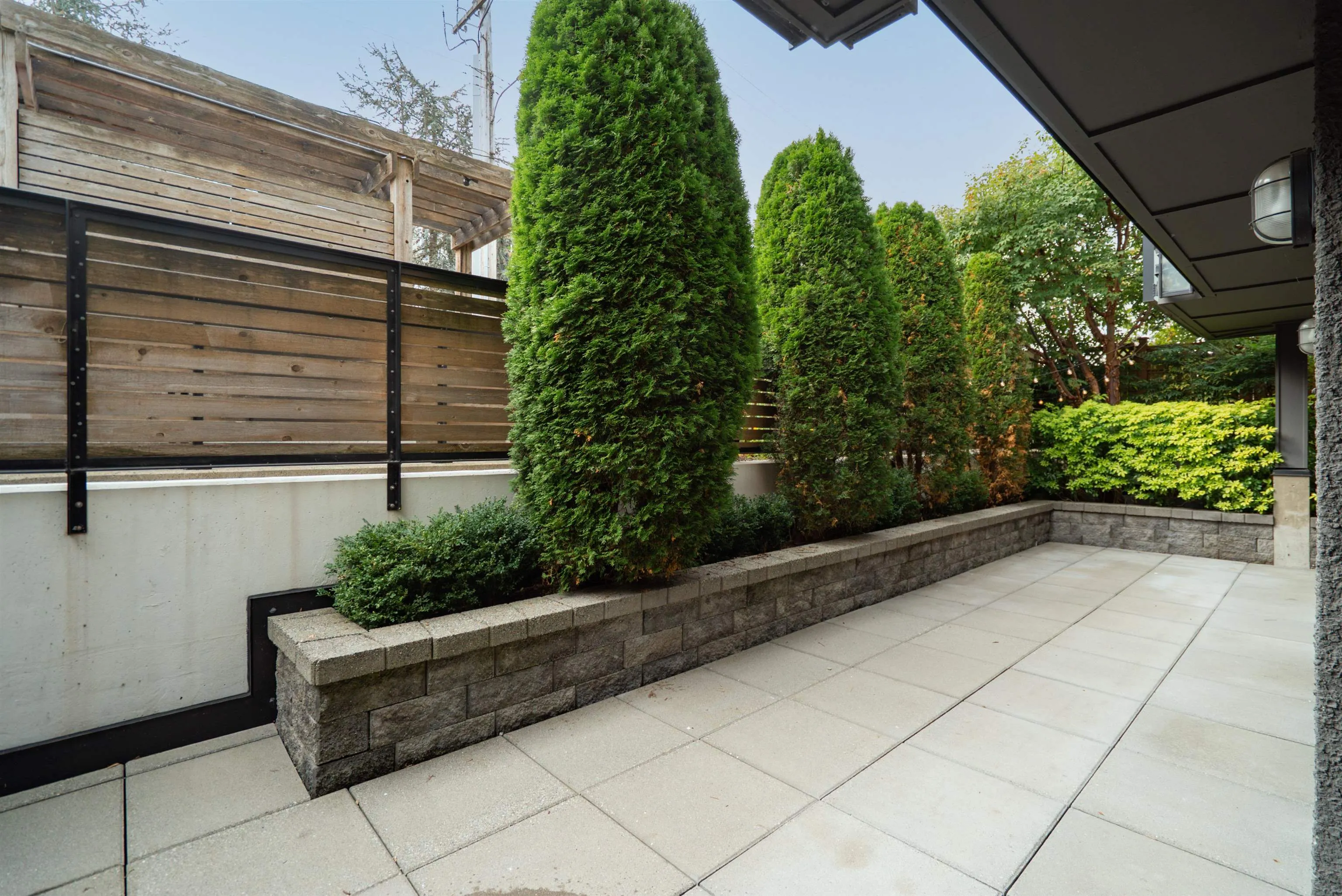 562 E 7th Avenue #101