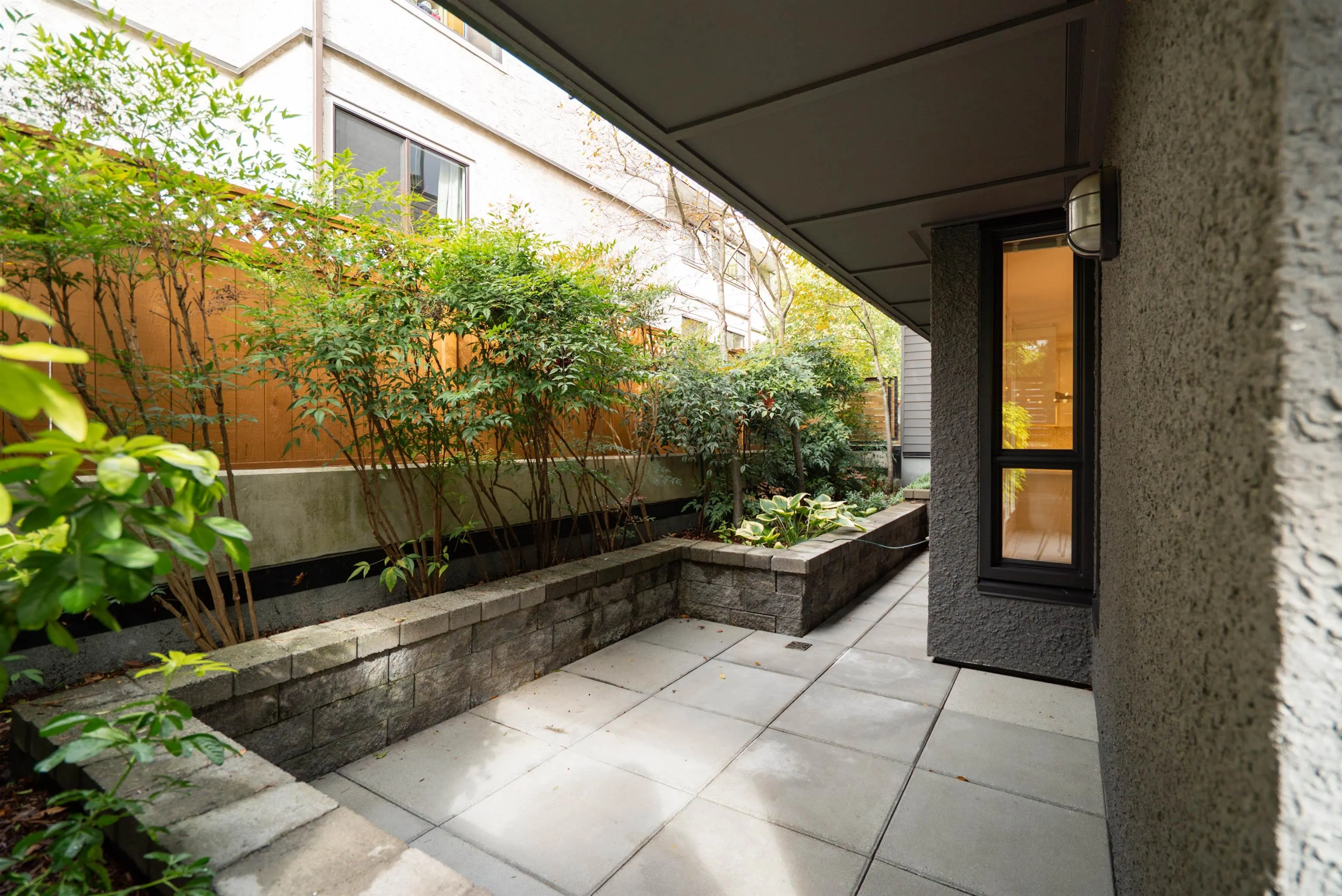 562 E 7th Avenue #101
