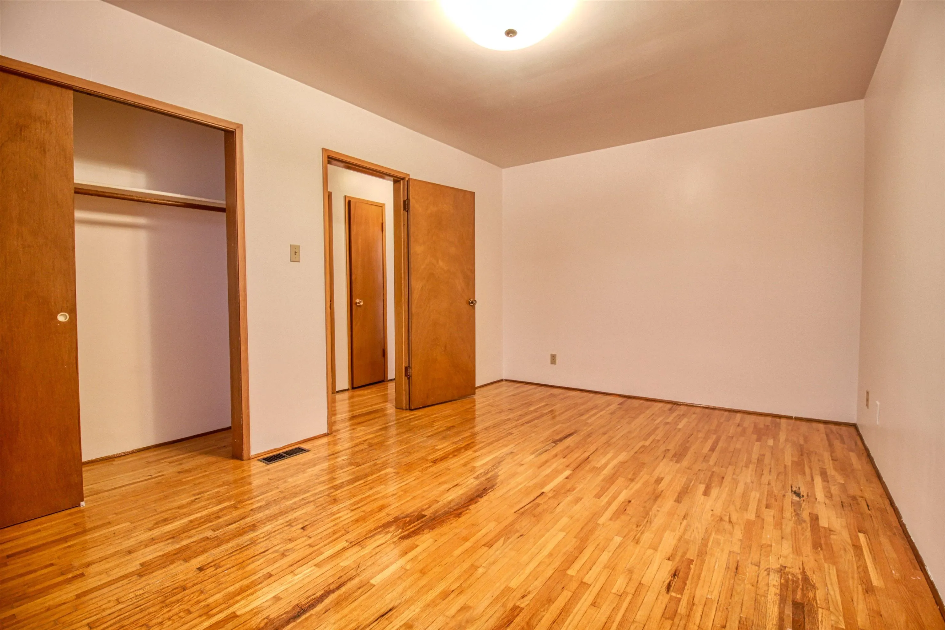 904 E 52nd Avenue #Top