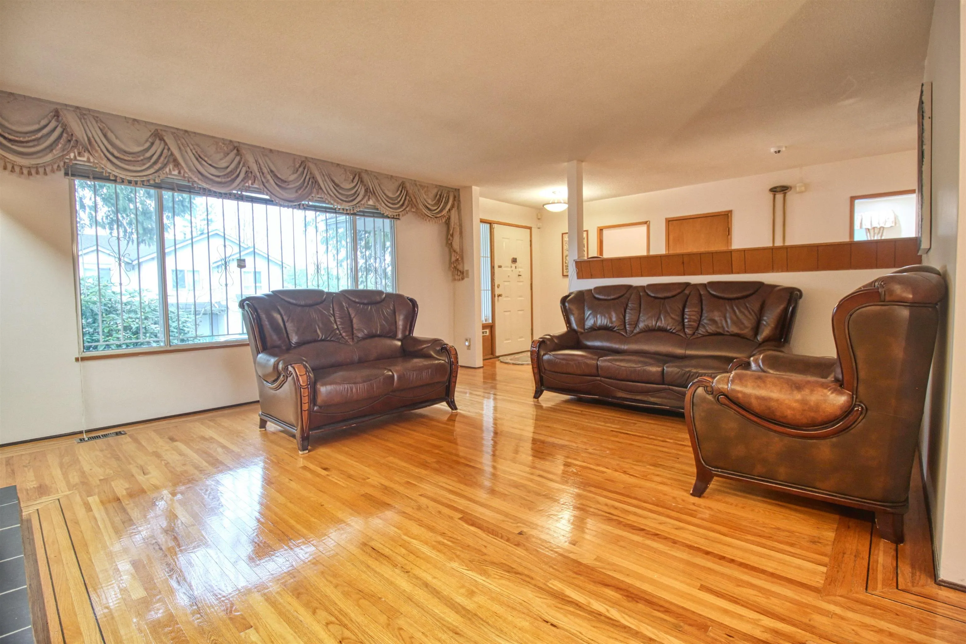 904 E 52nd Avenue #Top