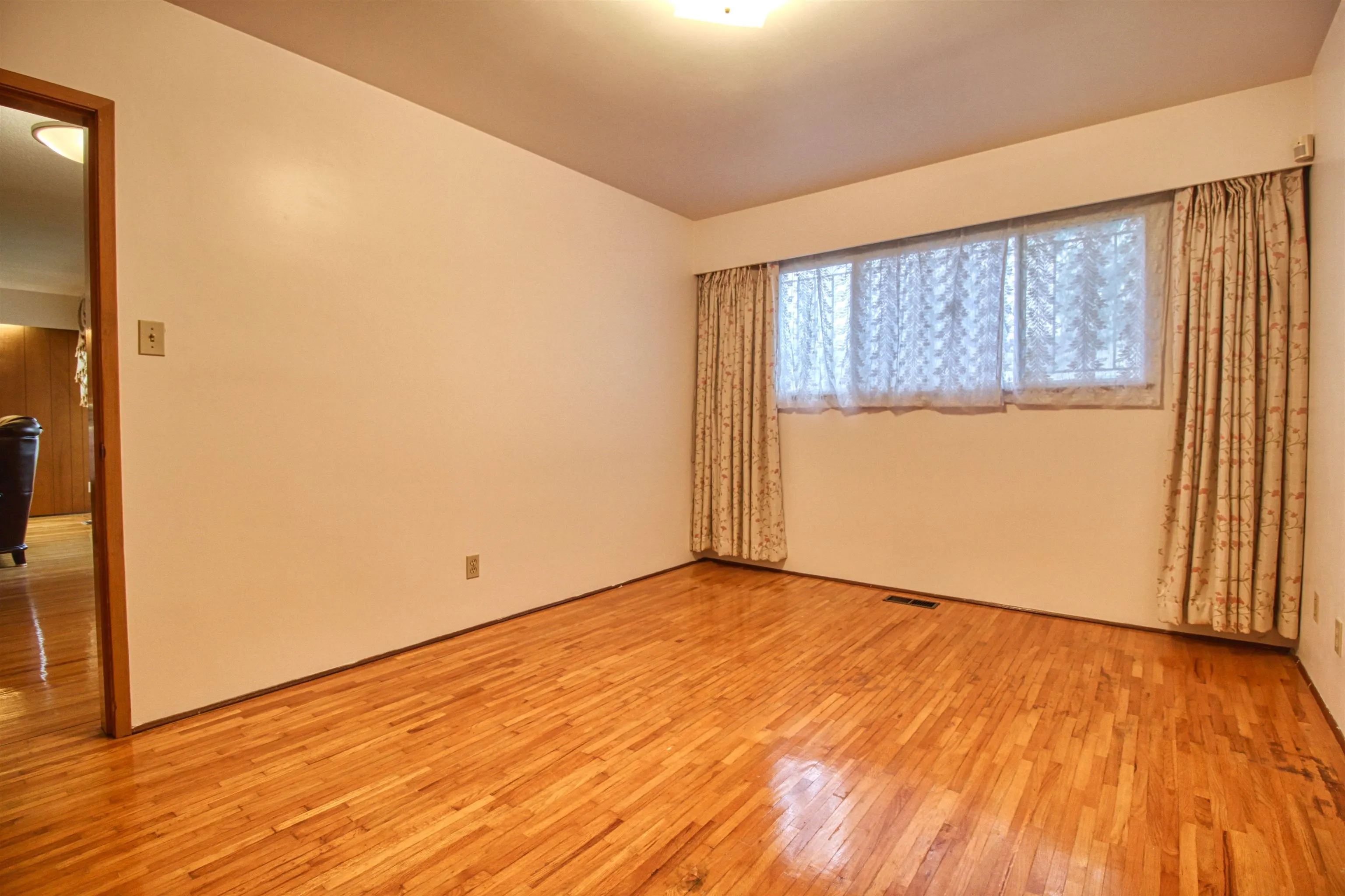 904 E 52nd Avenue #Top