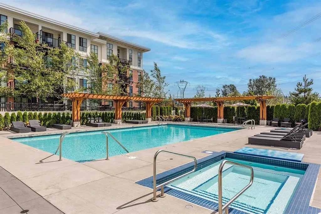 15168 33 Avenue #426