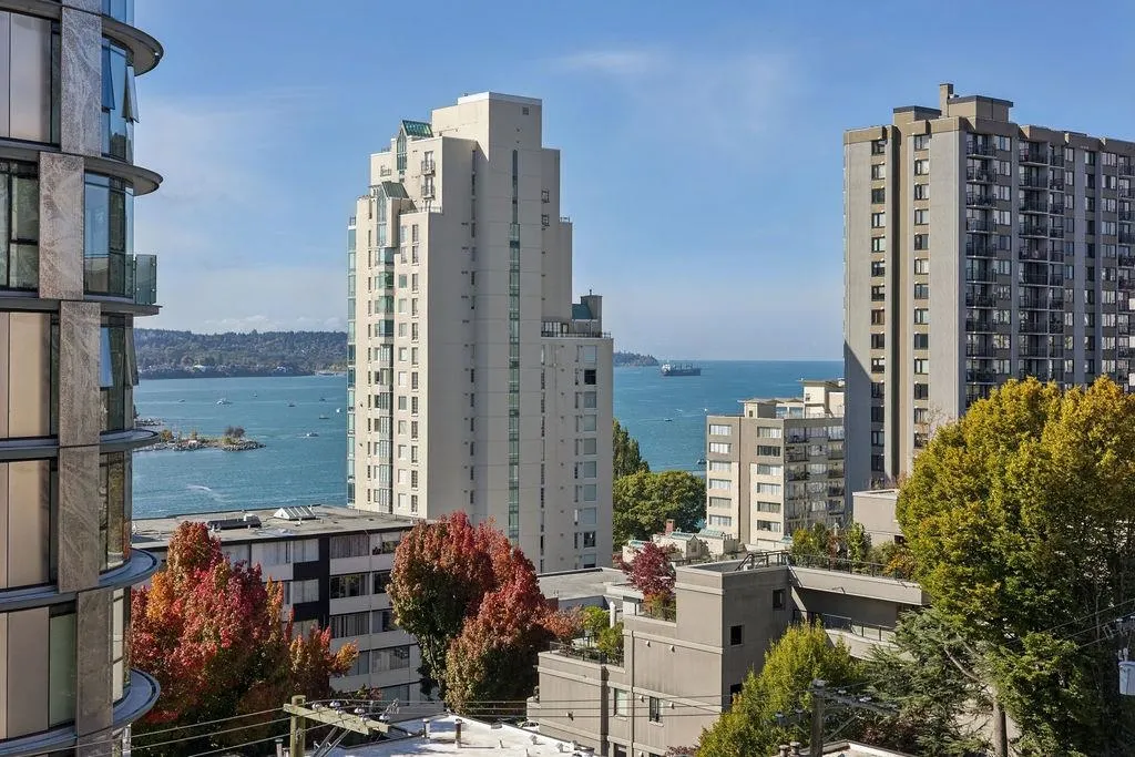 1250 Burnaby Street #607