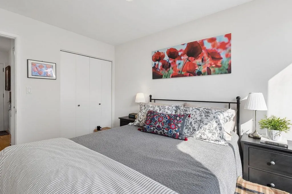 1250 Burnaby Street #607