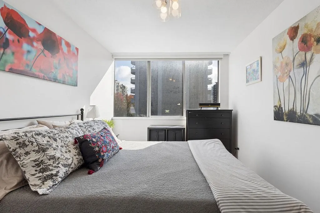 1250 Burnaby Street #607