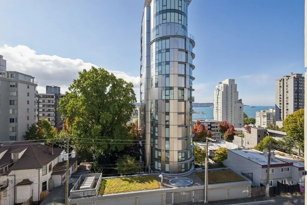 1250 Burnaby Street #607