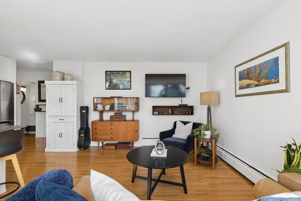 1250 Burnaby Street #607