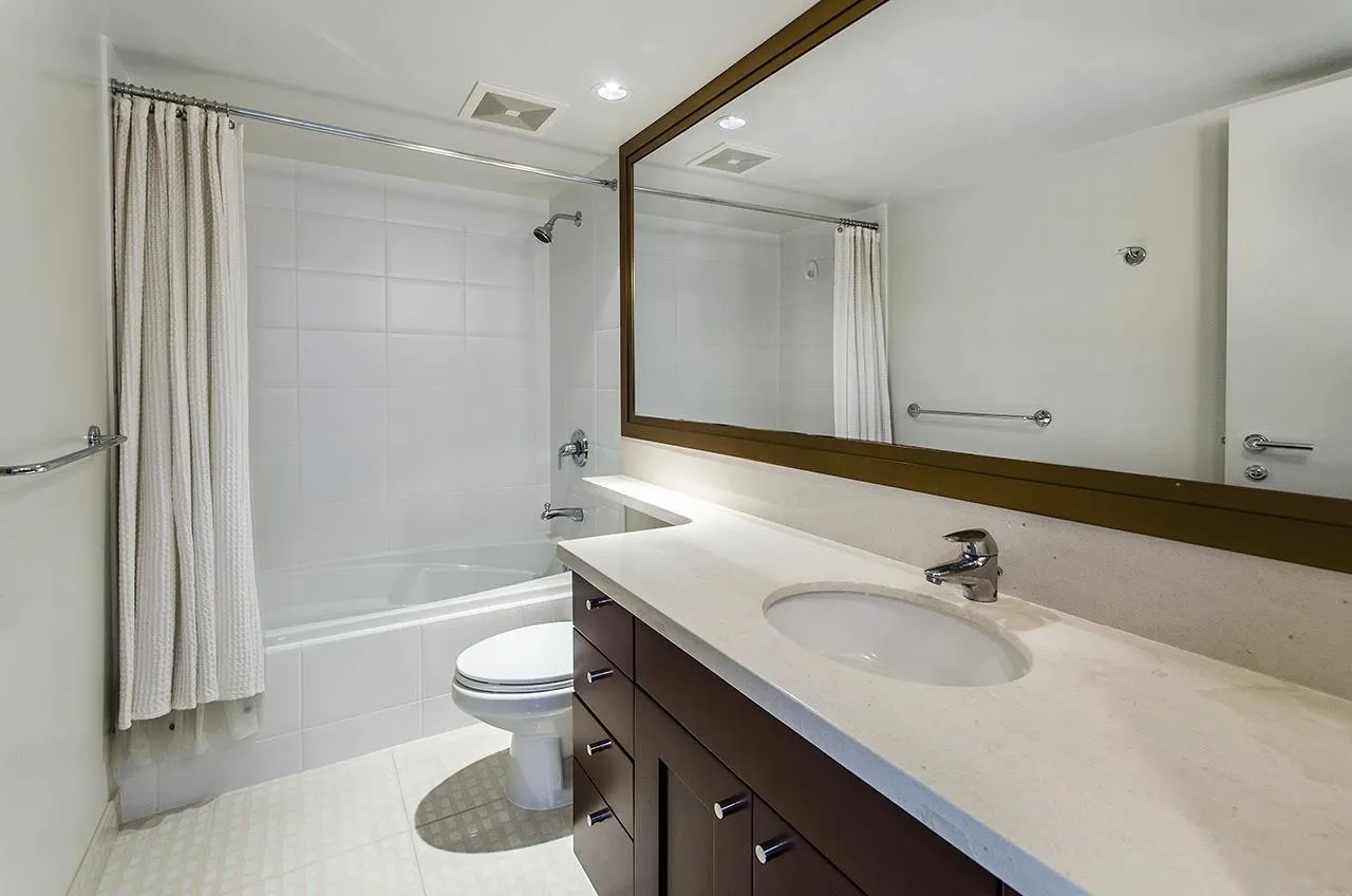 499 Broughton Street #1703