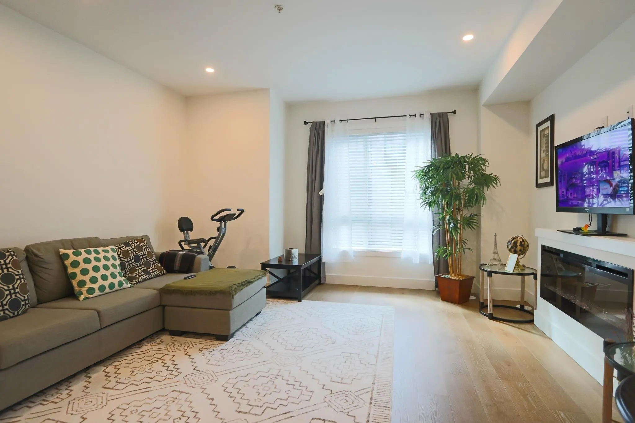 19790 55a Avenue #4