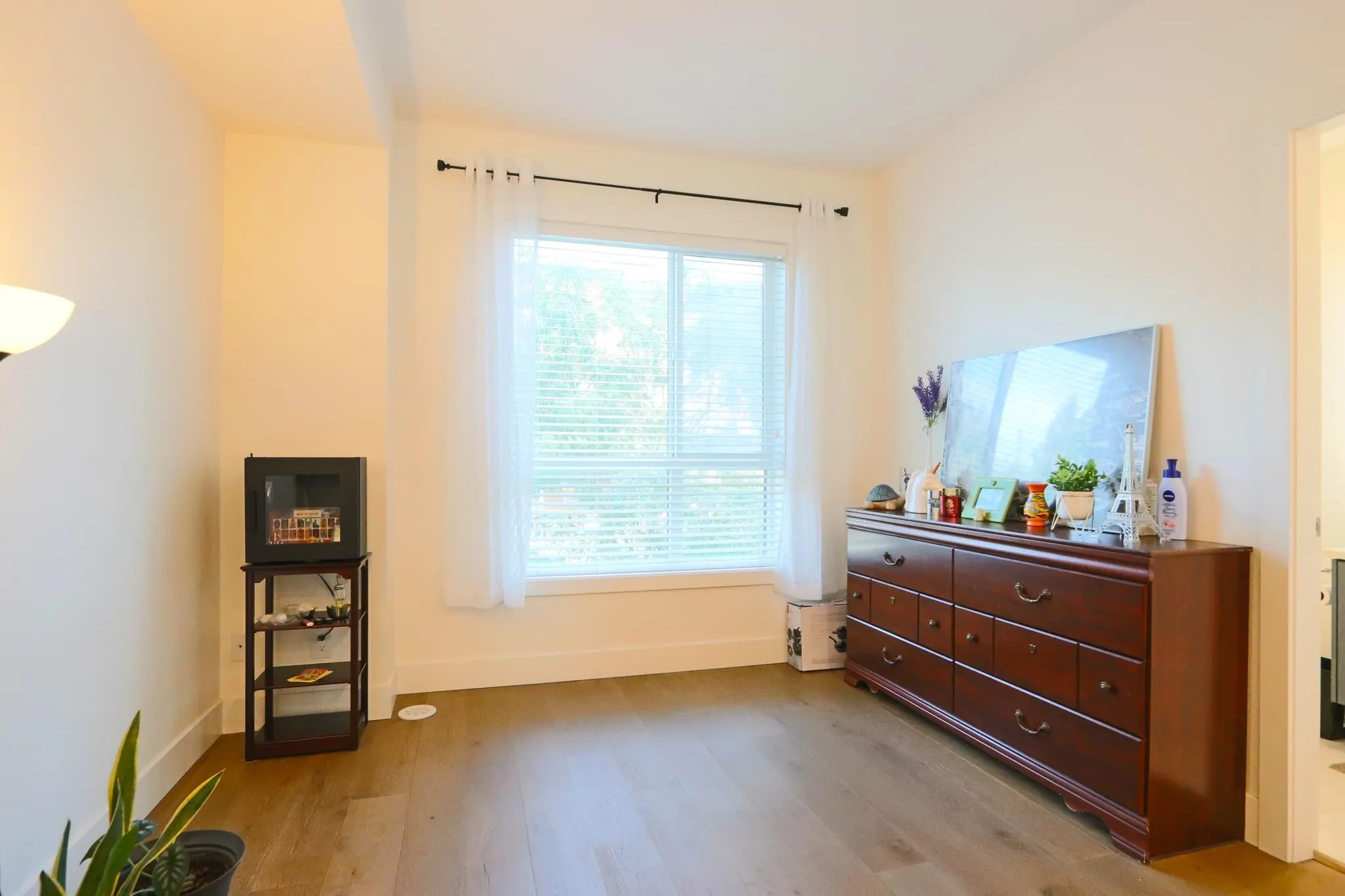 19790 55a Avenue #4