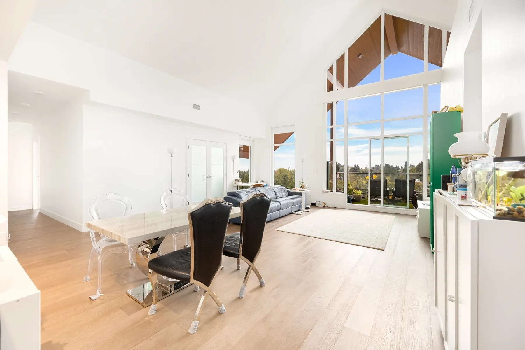 1210 E 27th Street #1203