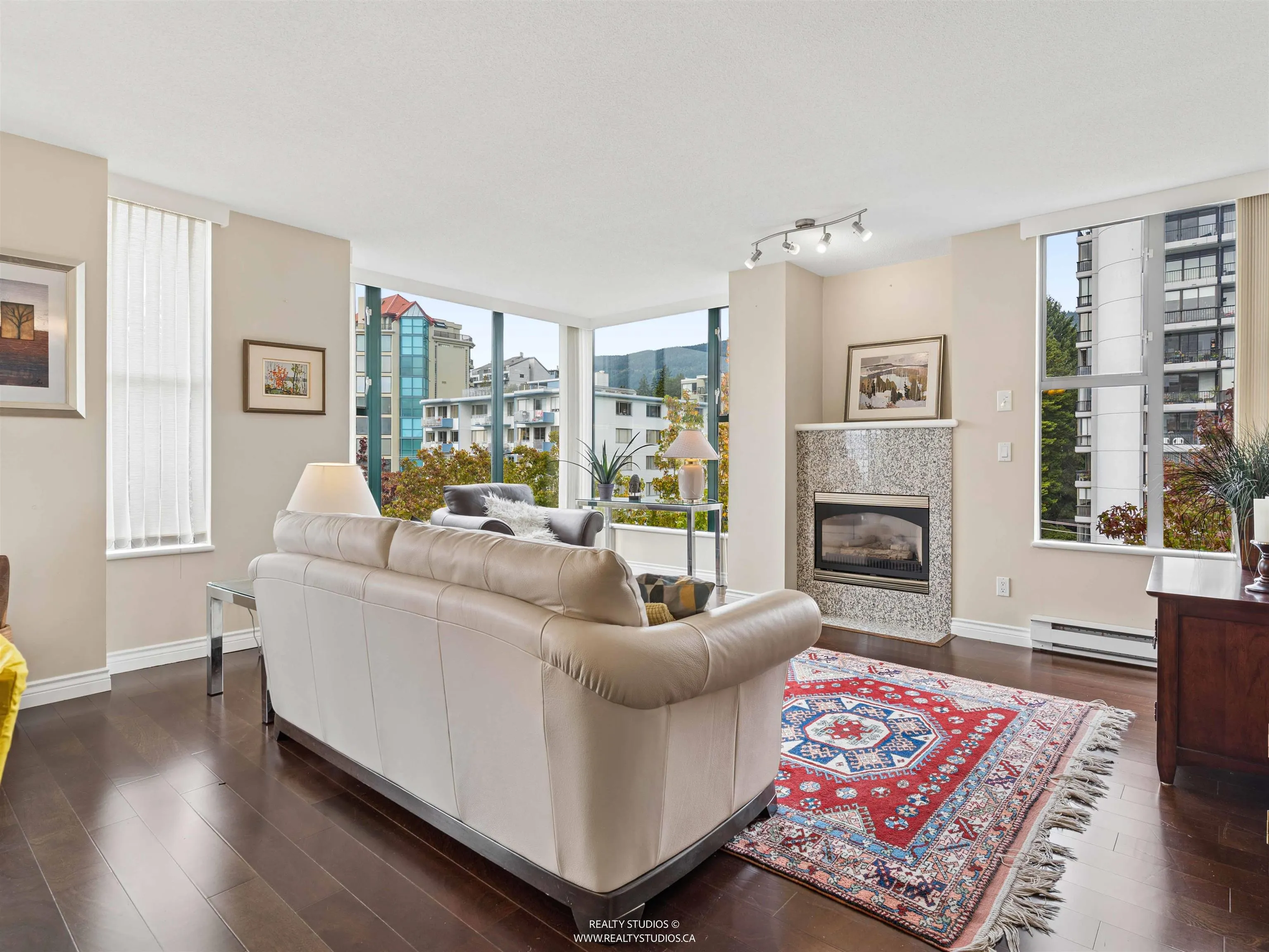588 16th Street #603