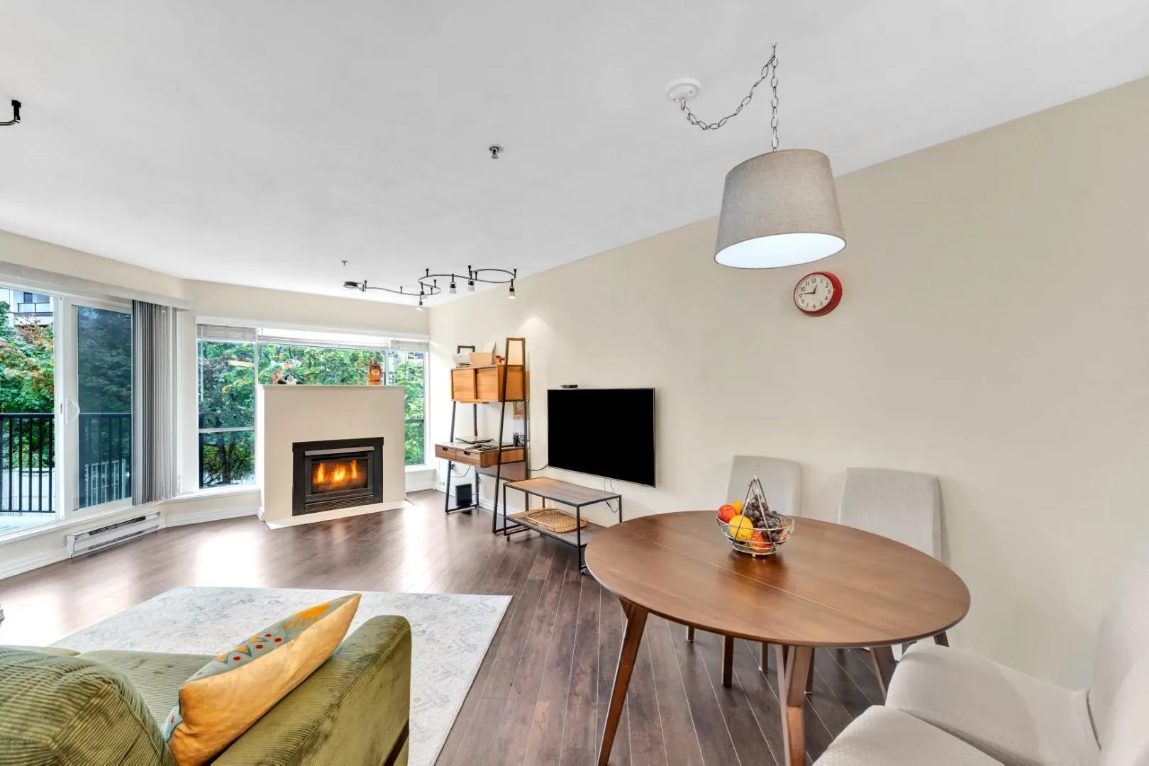 2401 Hawthorne Avenue #203