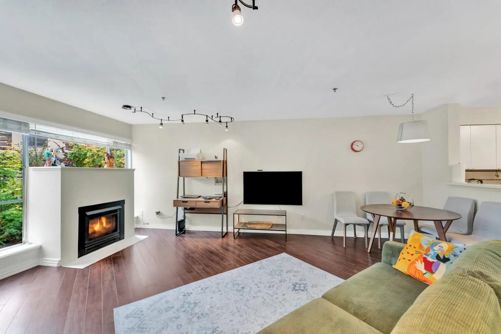 2401 Hawthorne Avenue #203