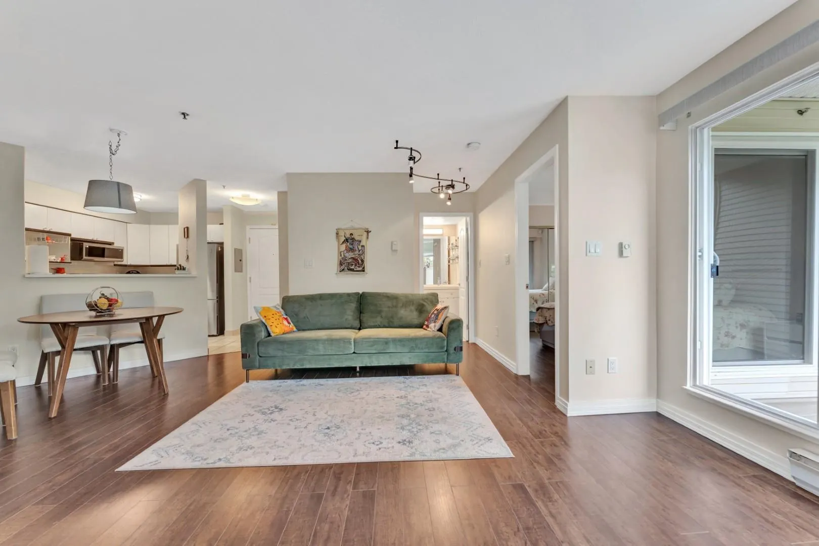 2401 Hawthorne Avenue #203