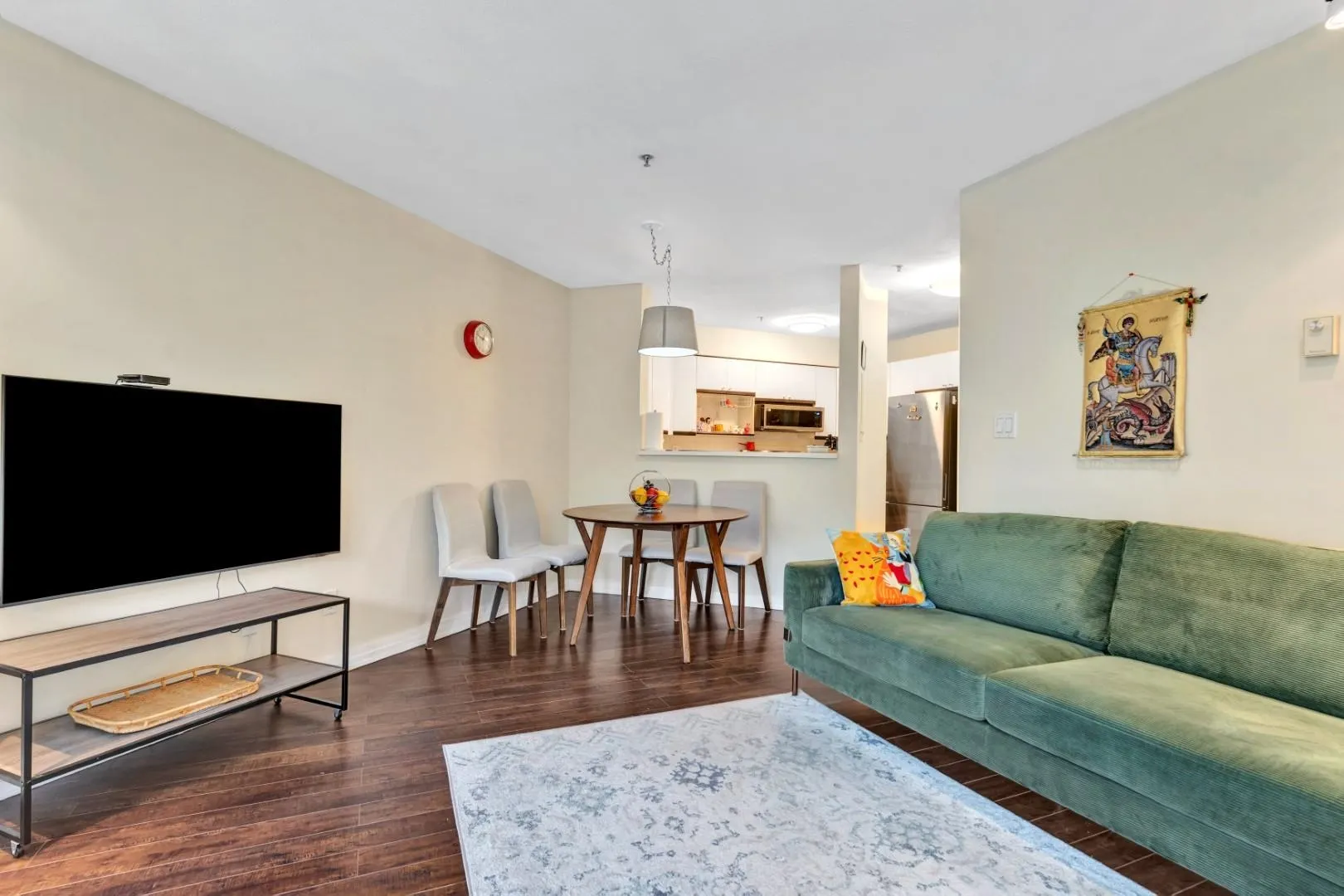 2401 Hawthorne Avenue #203
