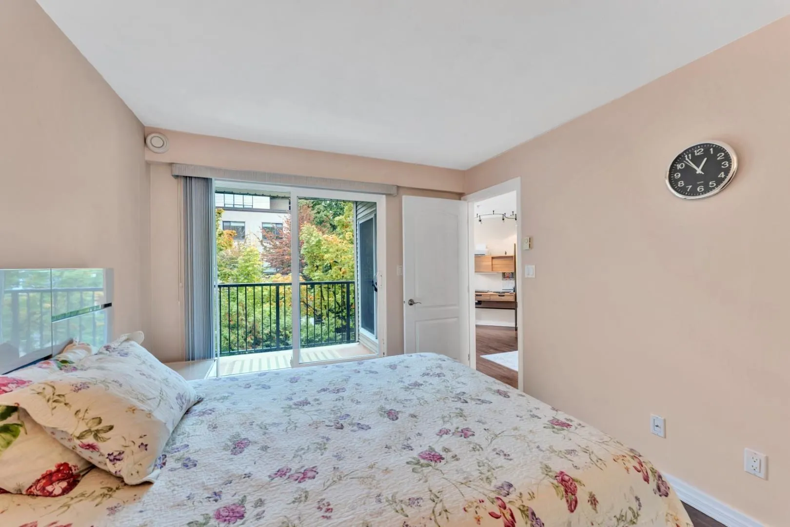 2401 Hawthorne Avenue #203